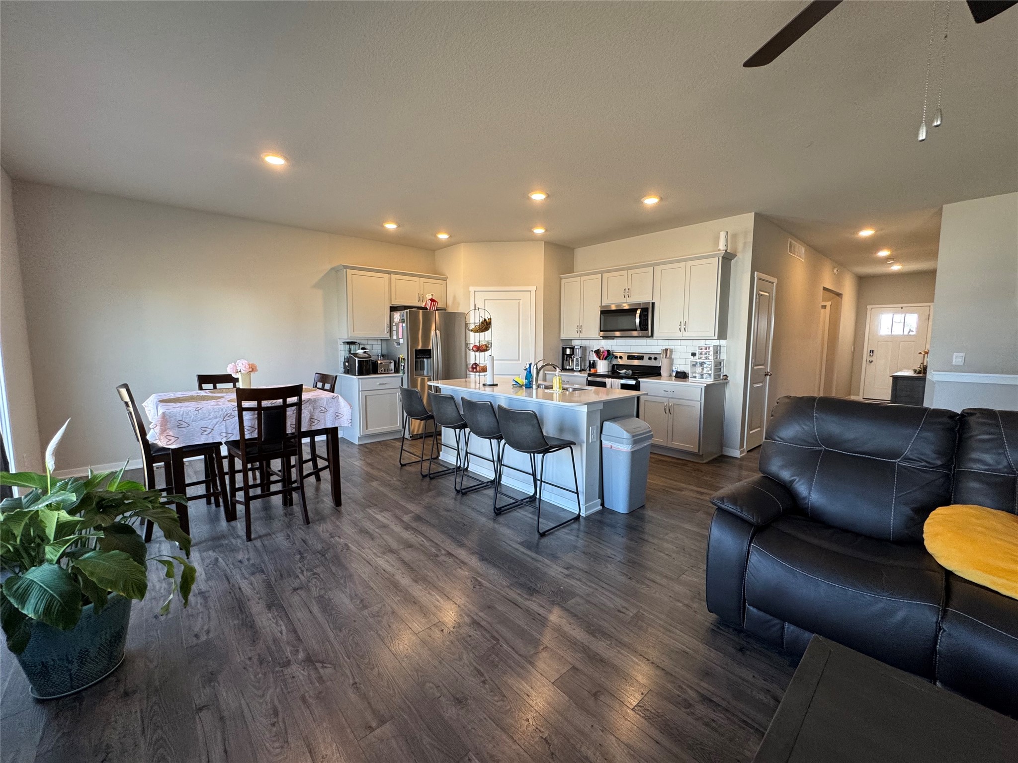 10509 Powell Avenue Property Photo 13