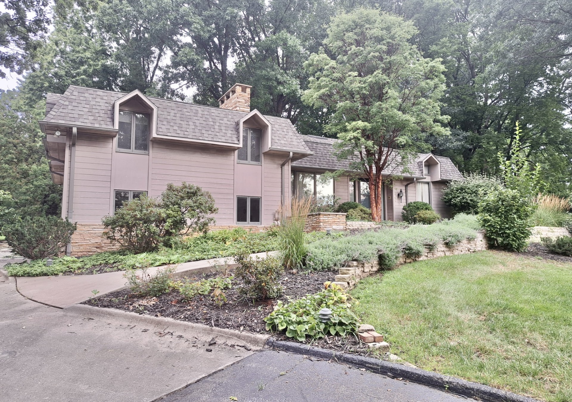 1000 56th Street Property Photo 2