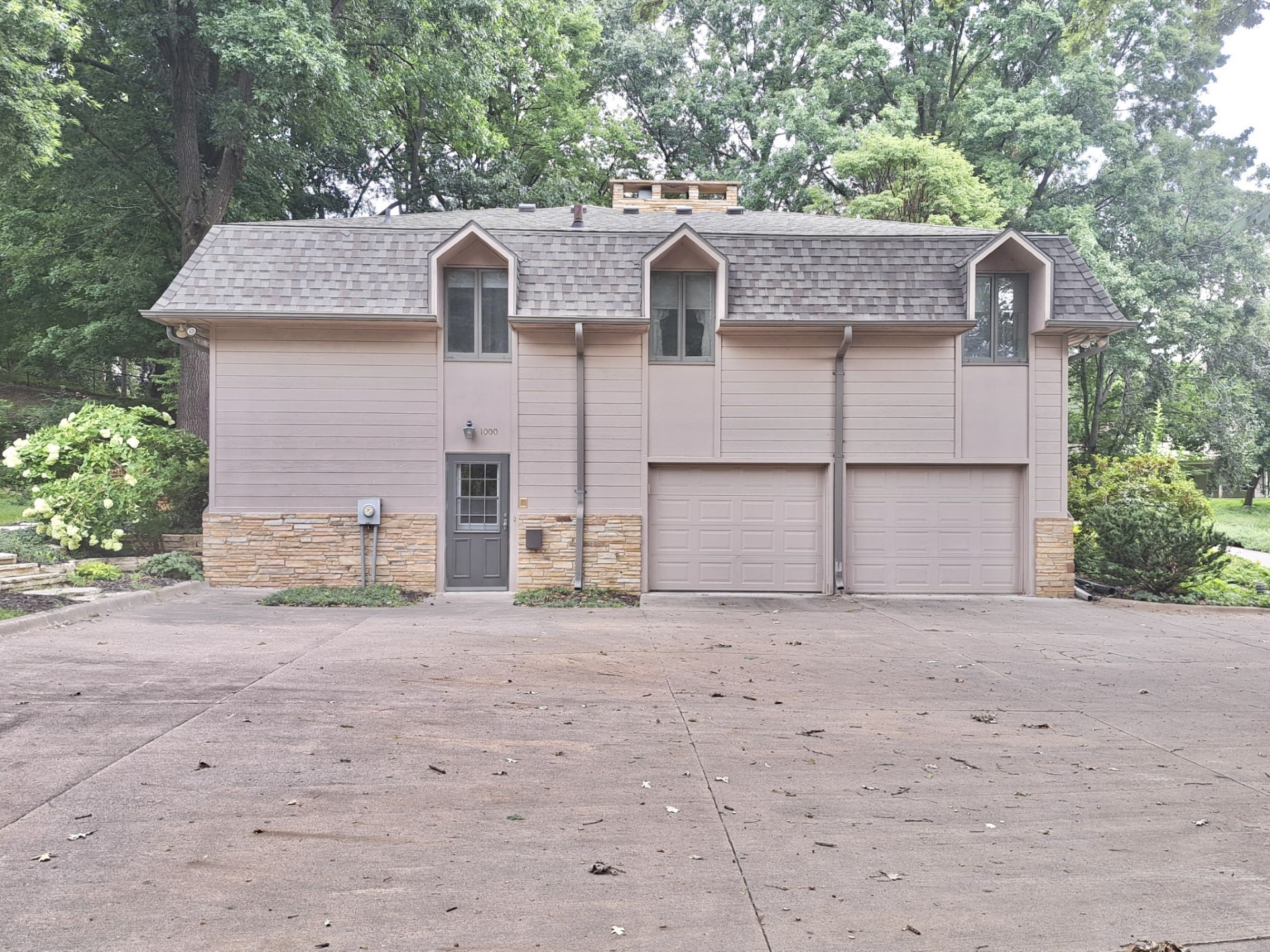 1000 56th Street Property Photo 5