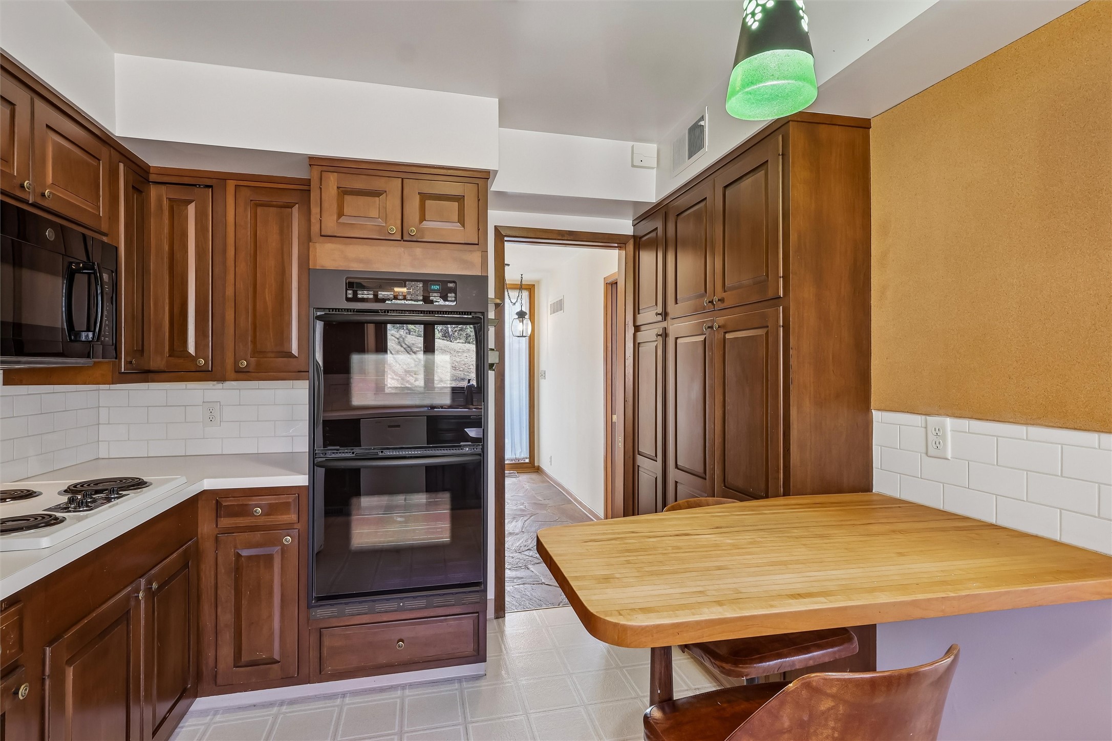 1000 56th Street Property Photo 12