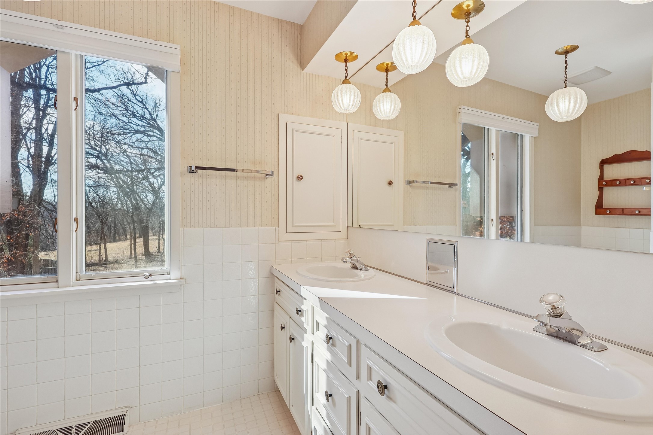 1000 56th Street Property Photo 24