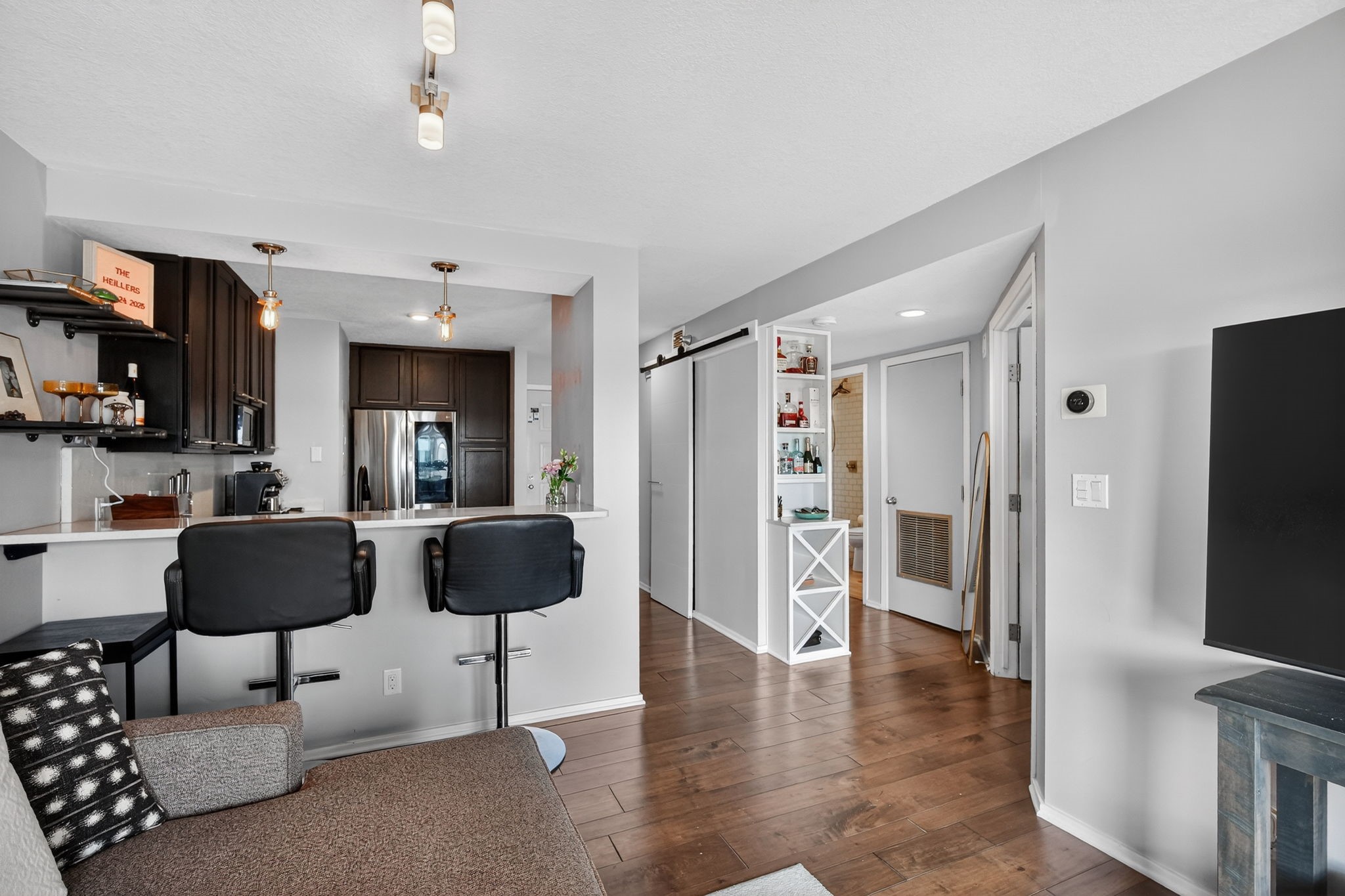 300 Walnut Street 604 Property Photo 6