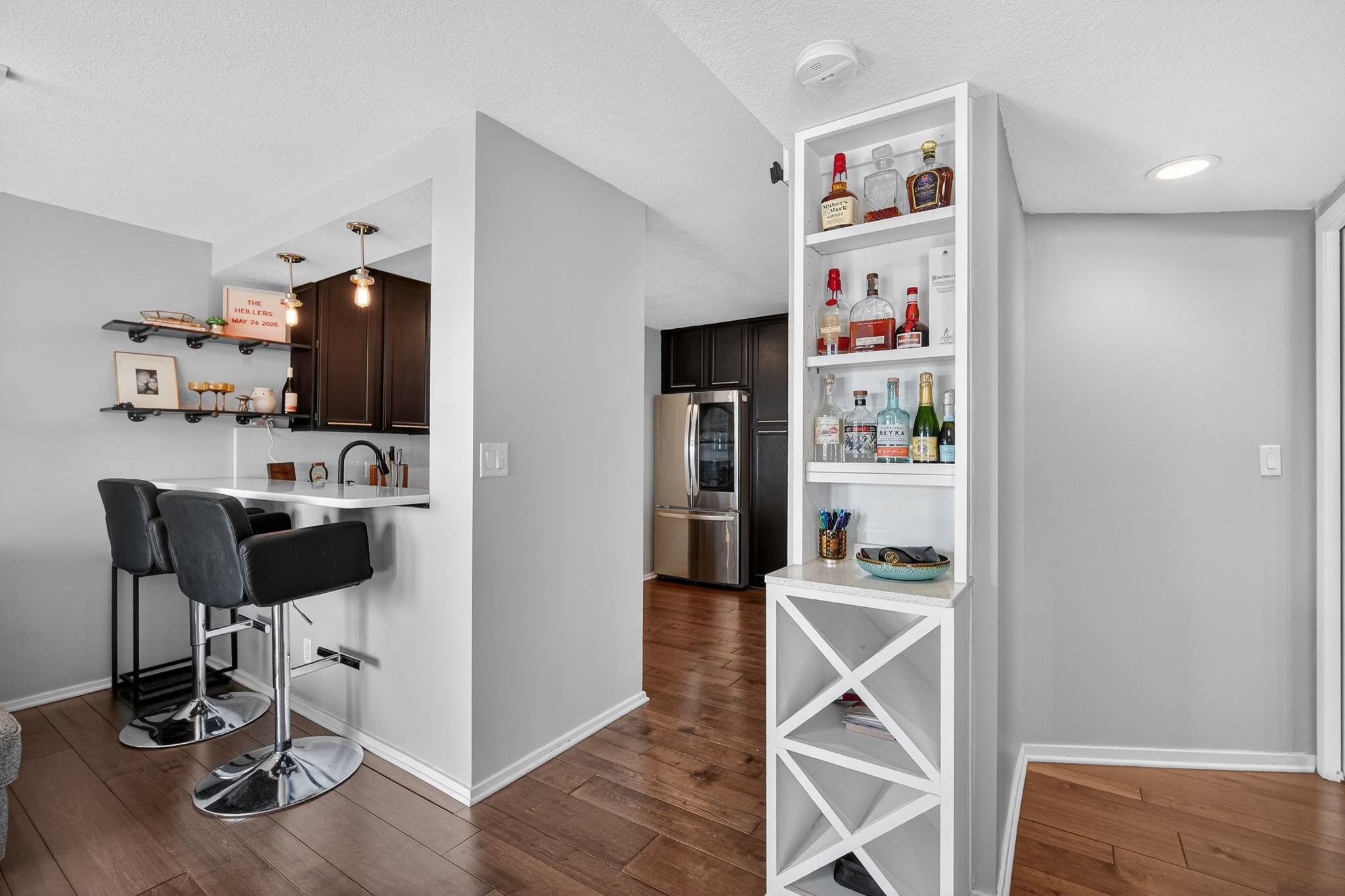 300 Walnut Street 604 Property Photo 8