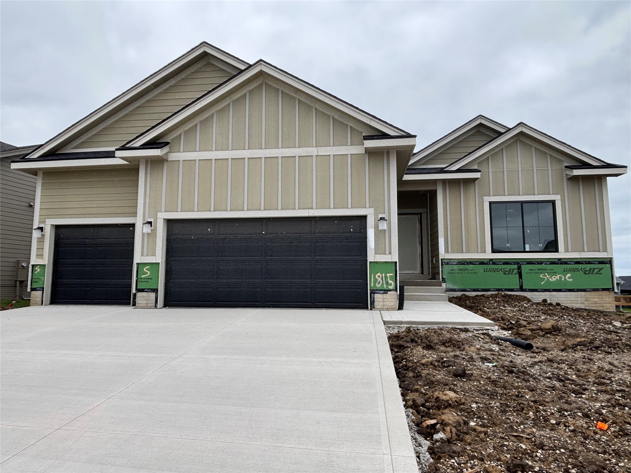 1815 Silver Maple Drive Property Photo 1
