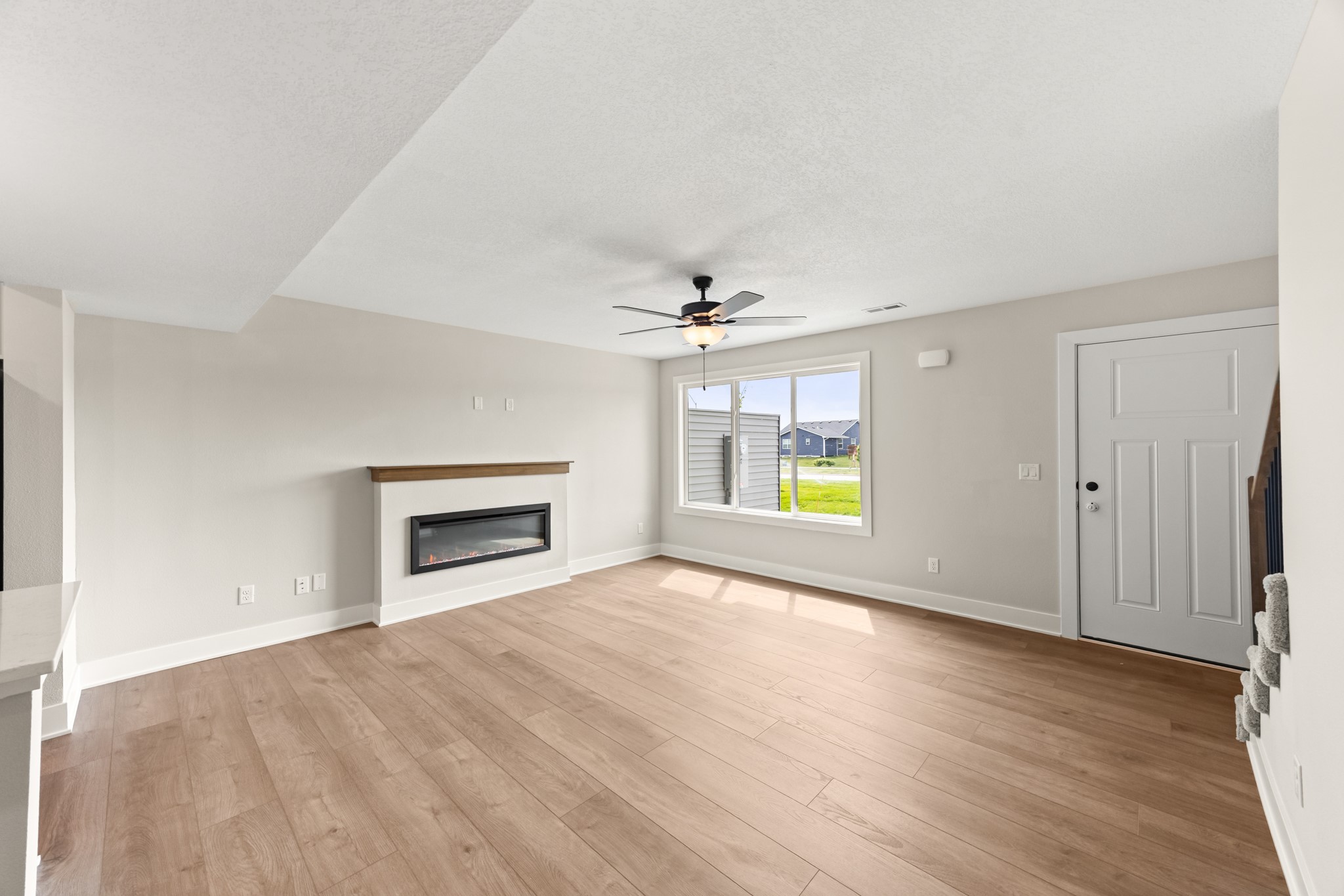598 Ne Hart Lane Property Photo 7