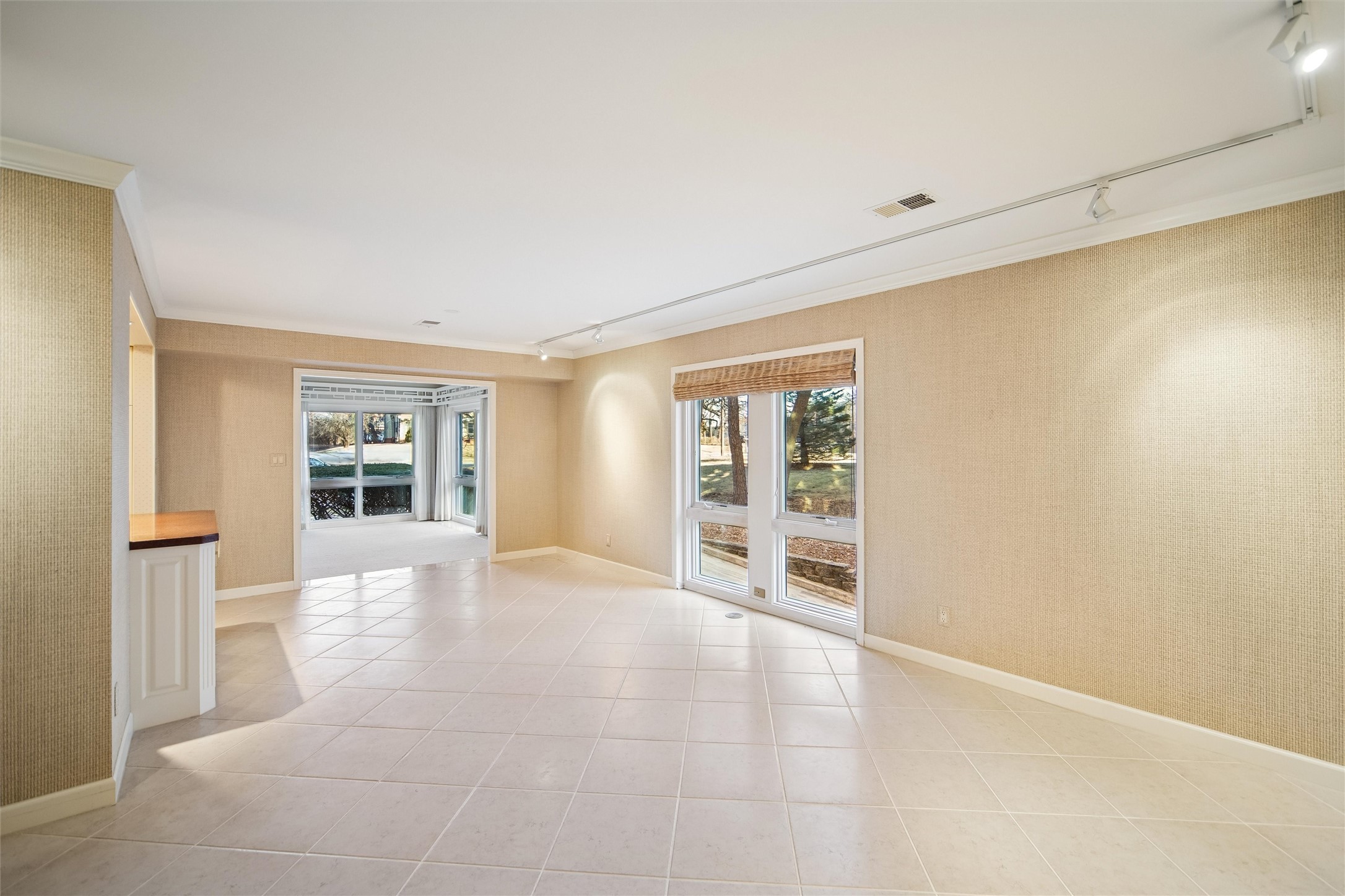 4004 Grand Avenue 103 Property Photo 4
