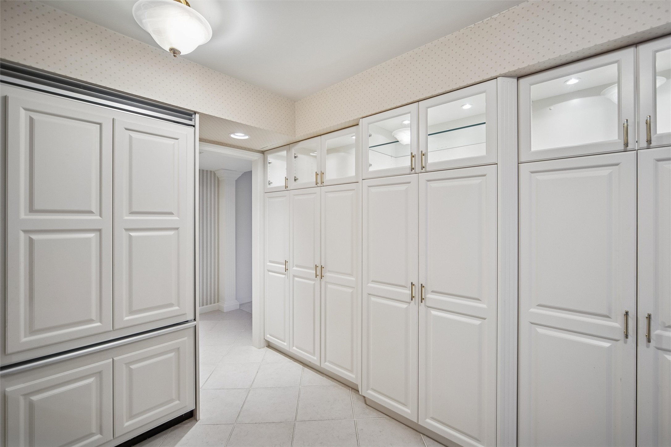 4004 Grand Avenue 103 Property Photo 6