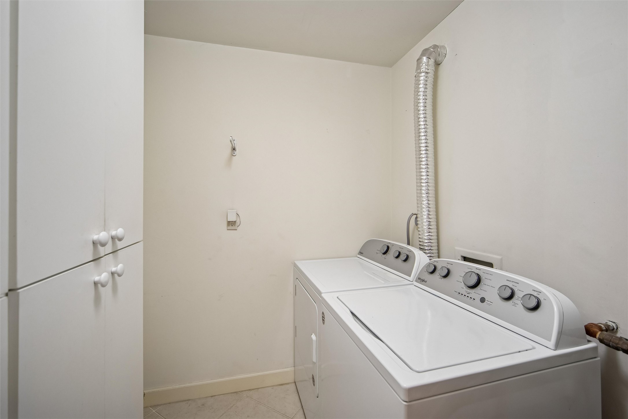 4004 Grand Avenue 103 Property Photo 14