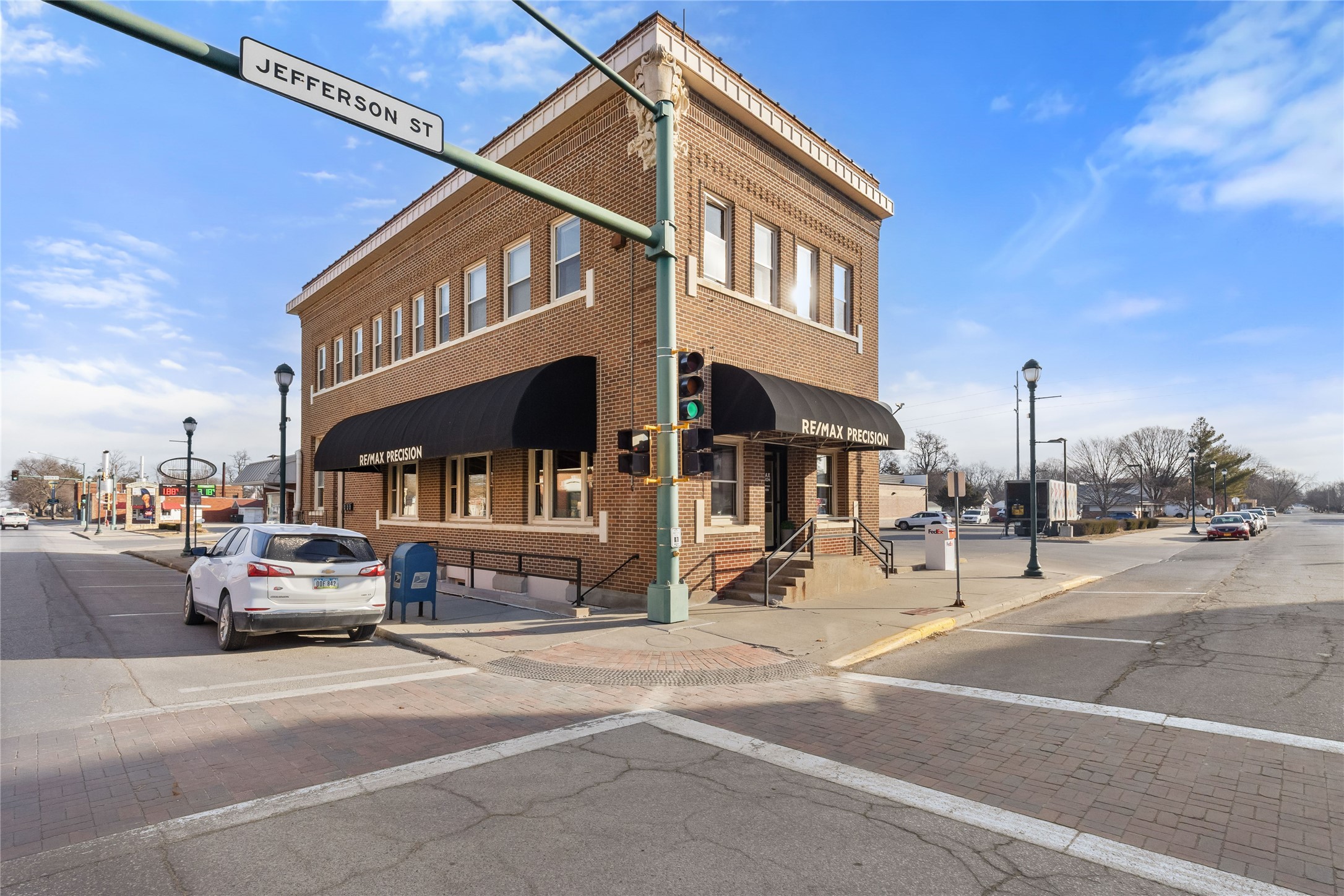 101 E Jefferson Street Property Photo 1