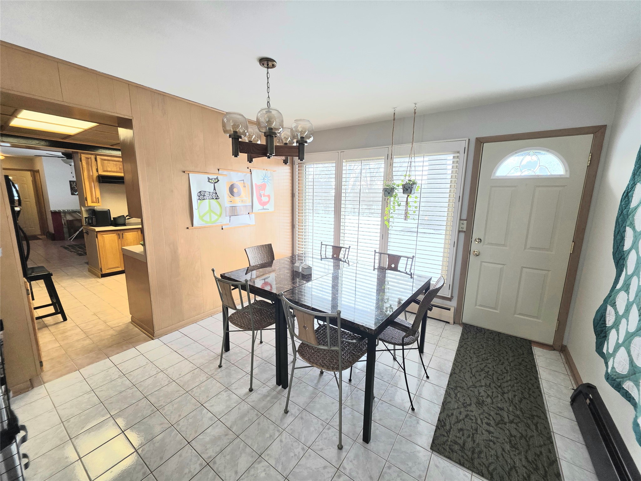 814 E First Street Property Photo 4