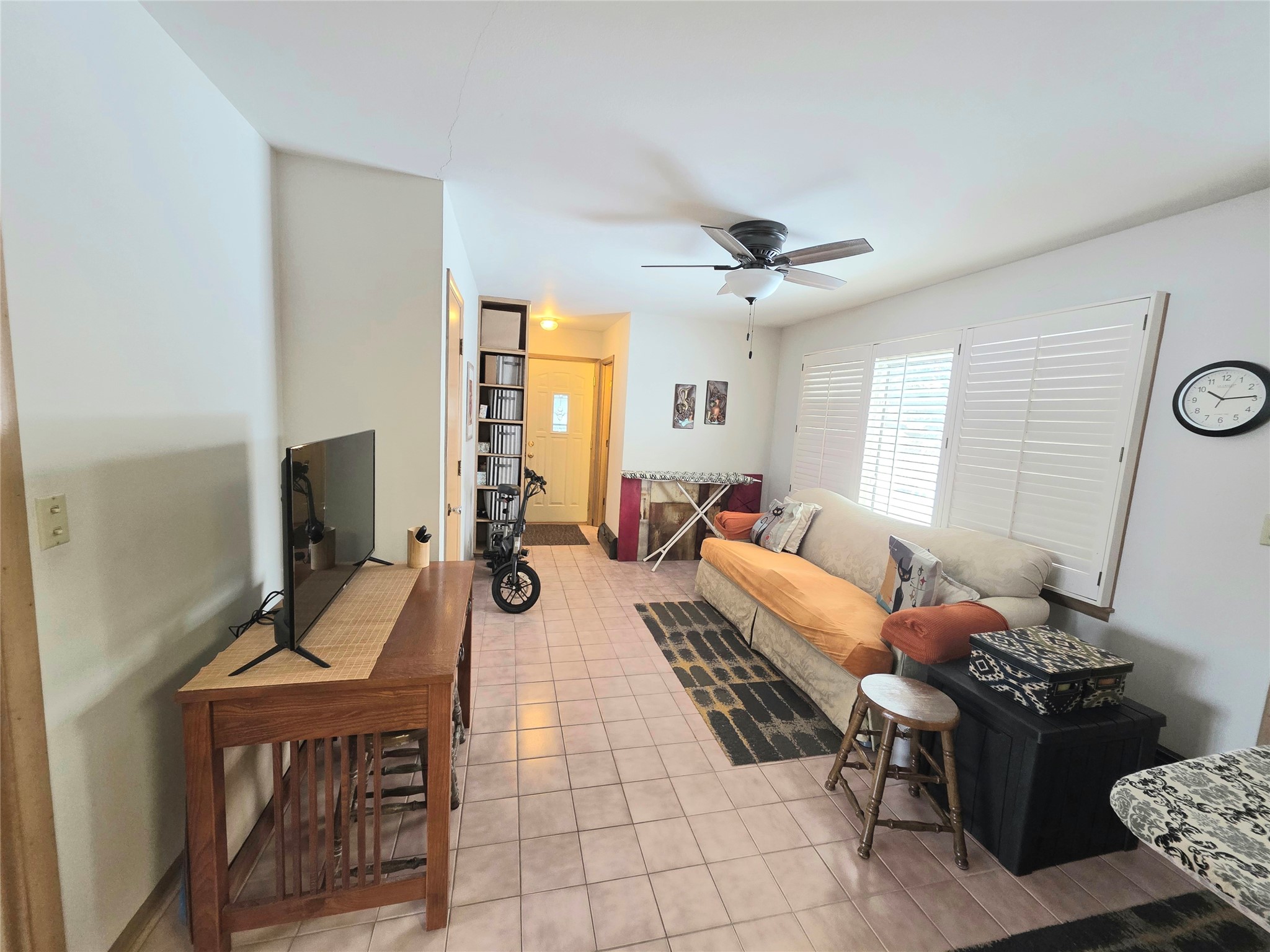 814 E First Street Property Photo 8