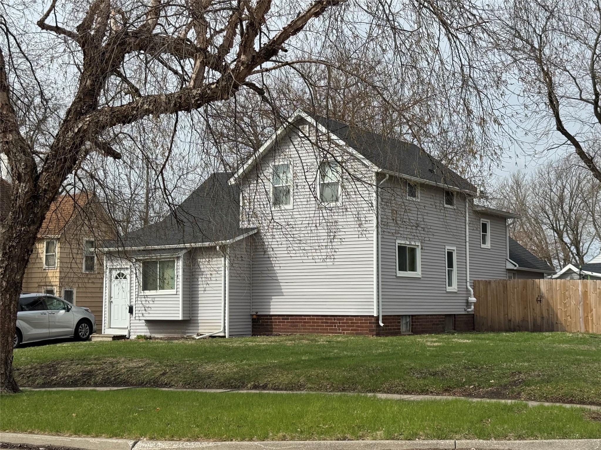 819 Division Street Property Photo 2