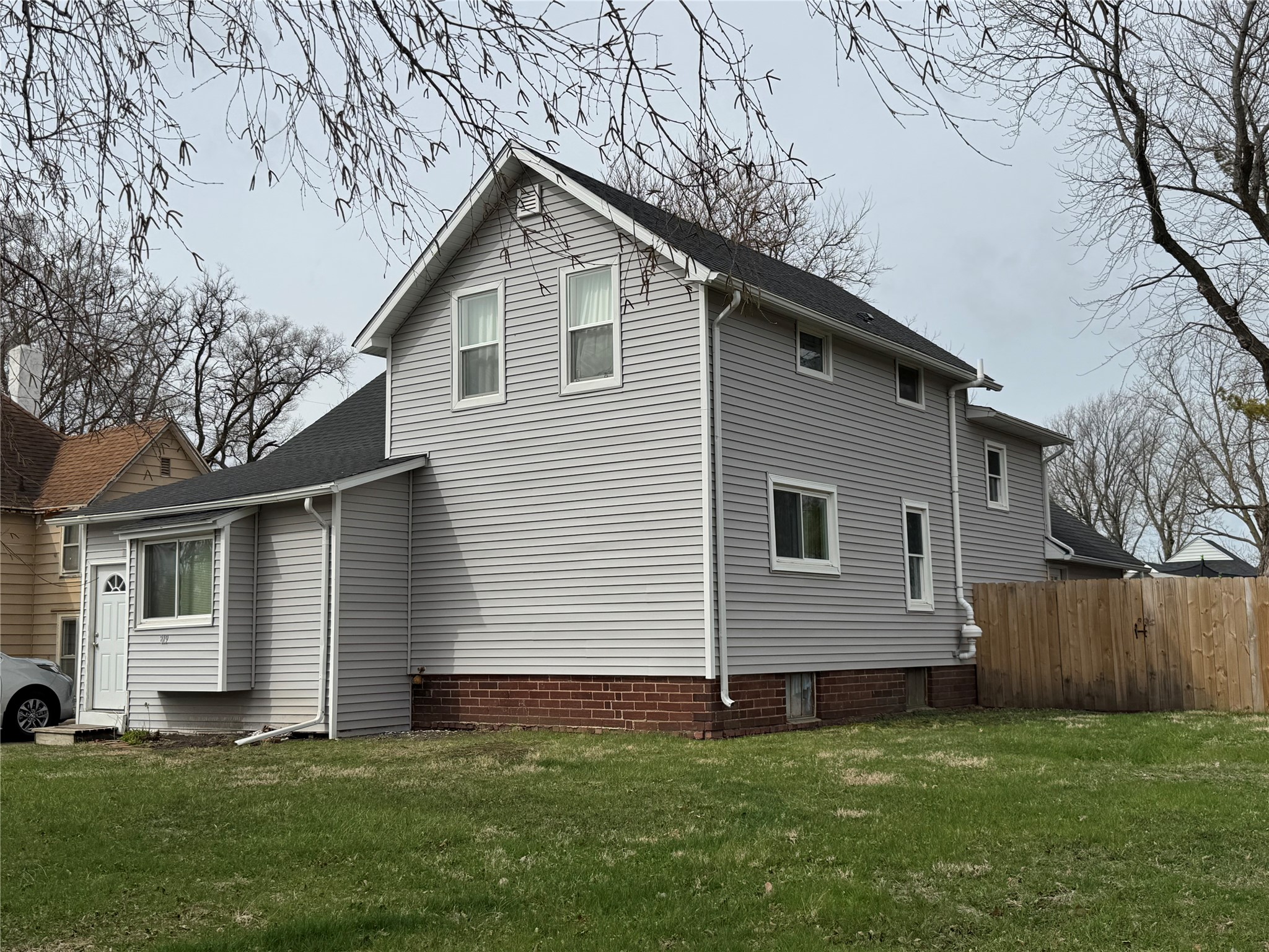 819 Division Street Property Photo 4