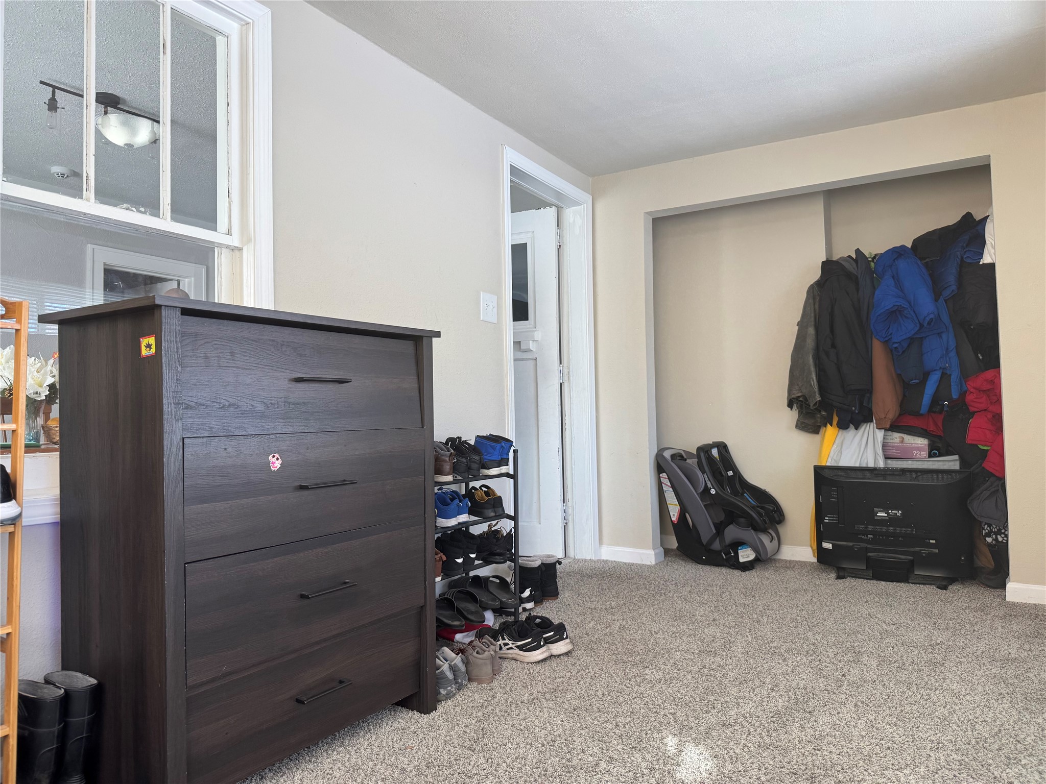 819 Division Street Property Photo 5