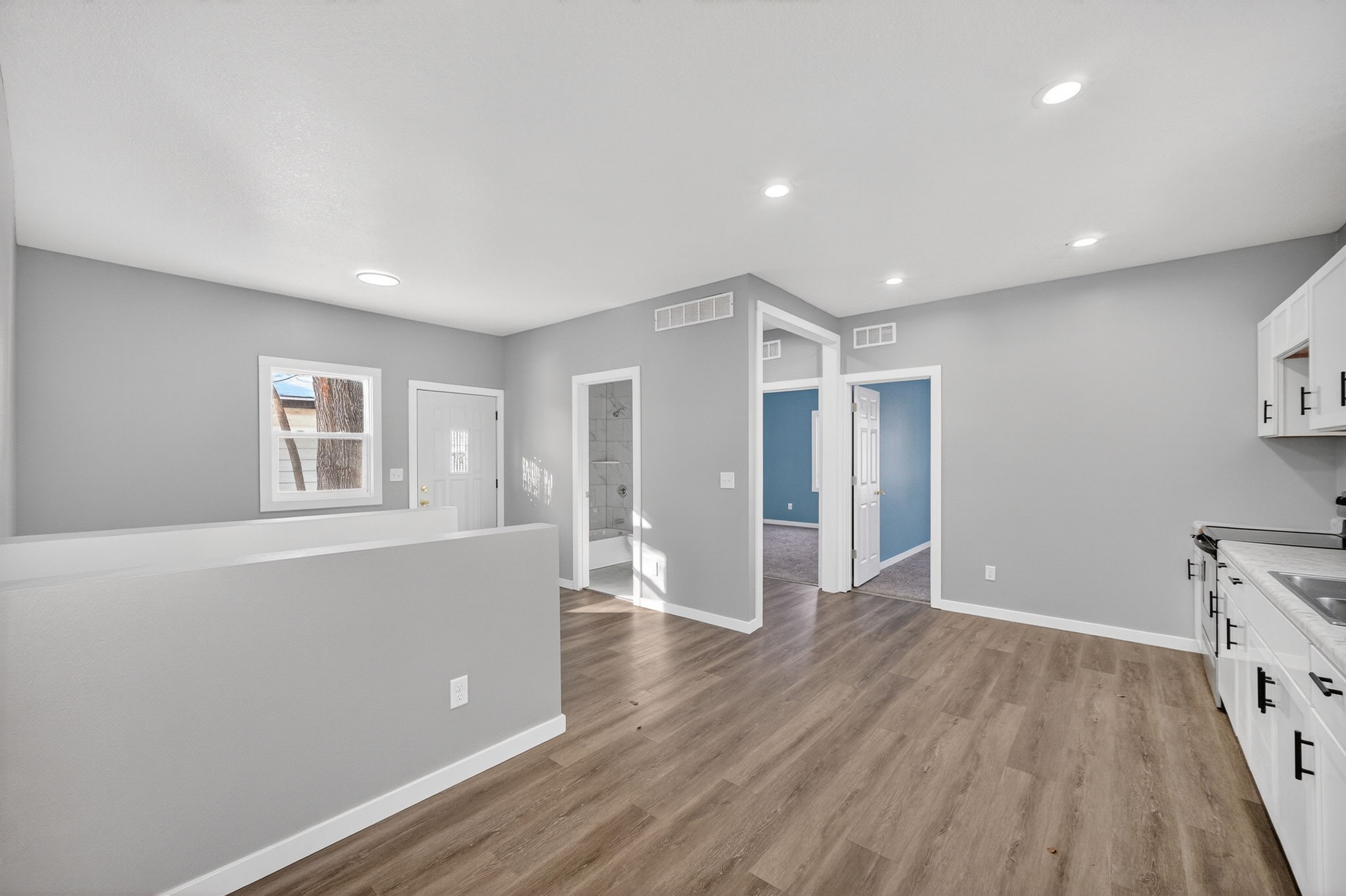 2024 Capitol Avenue Property Photo 14