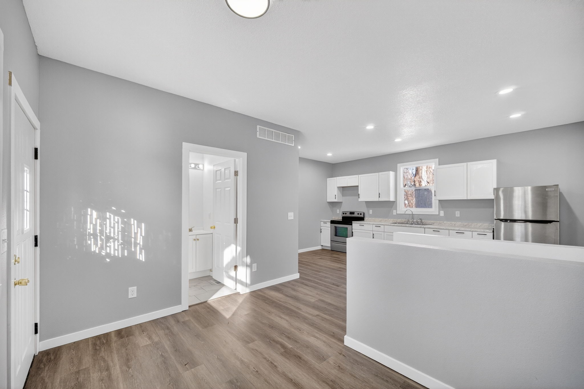 2024 Capitol Avenue Property Photo 15