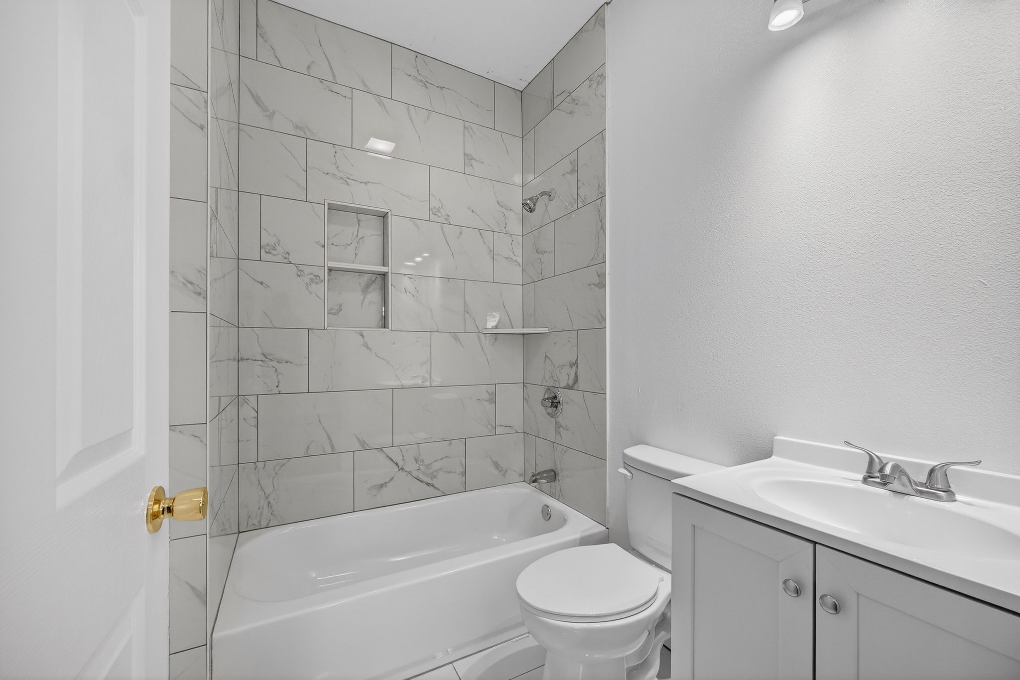 2024 Capitol Avenue Property Photo 18