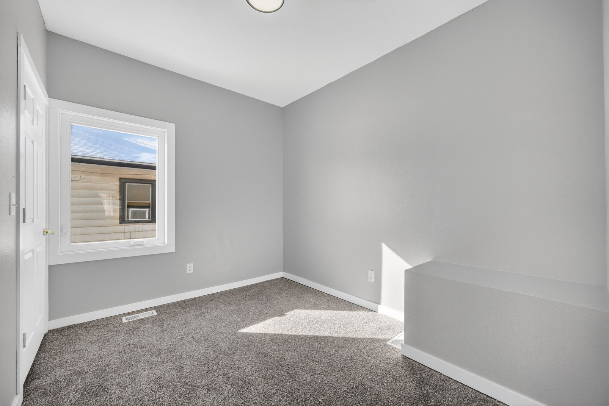 2024 Capitol Avenue Property Photo 20