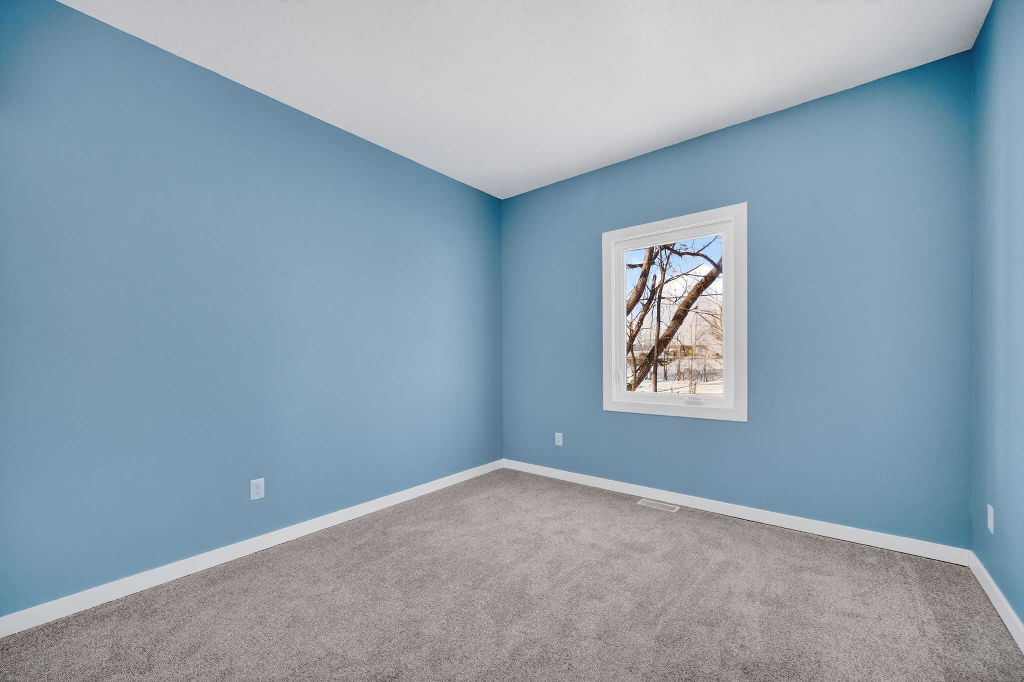 2024 Capitol Avenue Property Photo 24