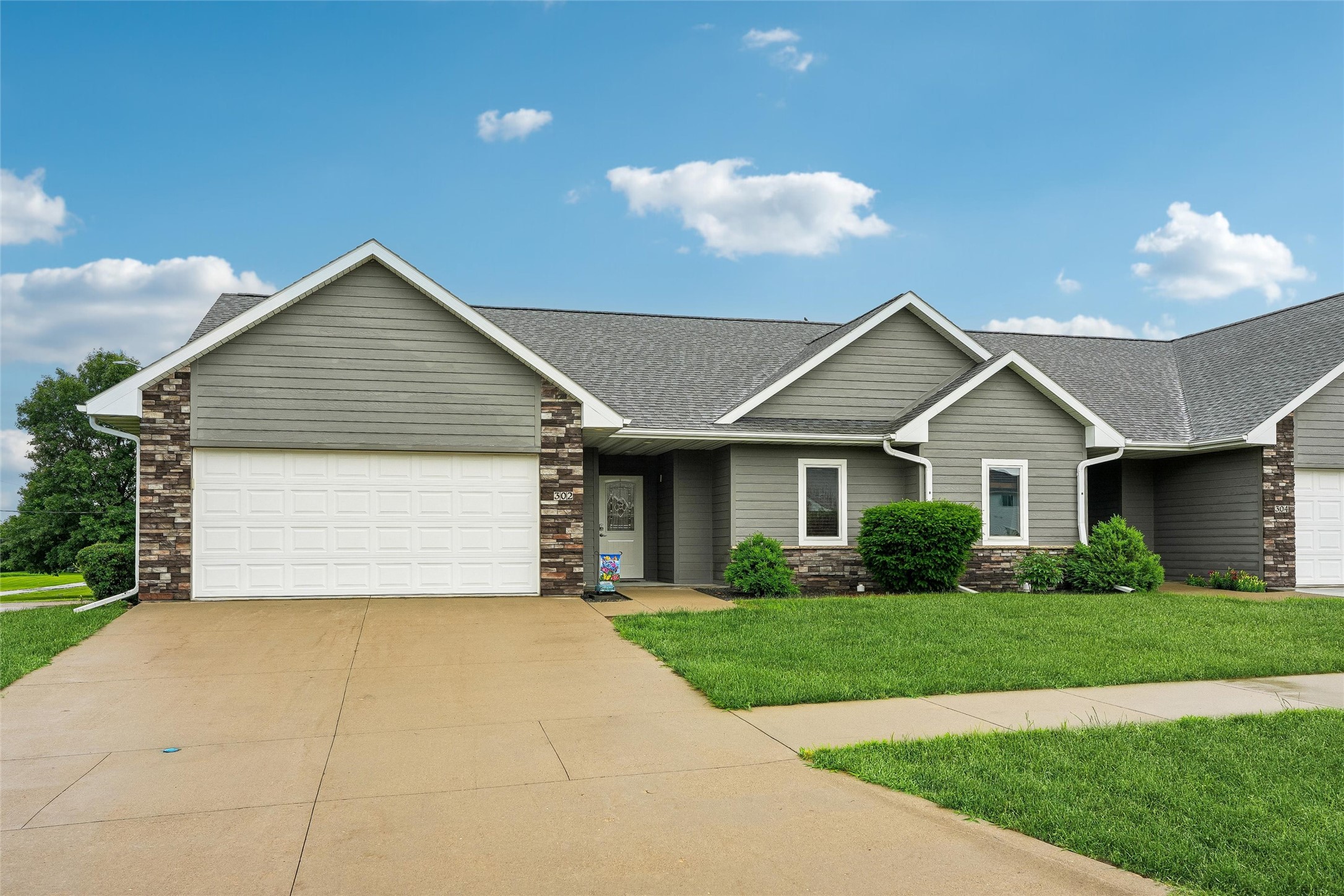 302 Coneflower Court Property Photo 2