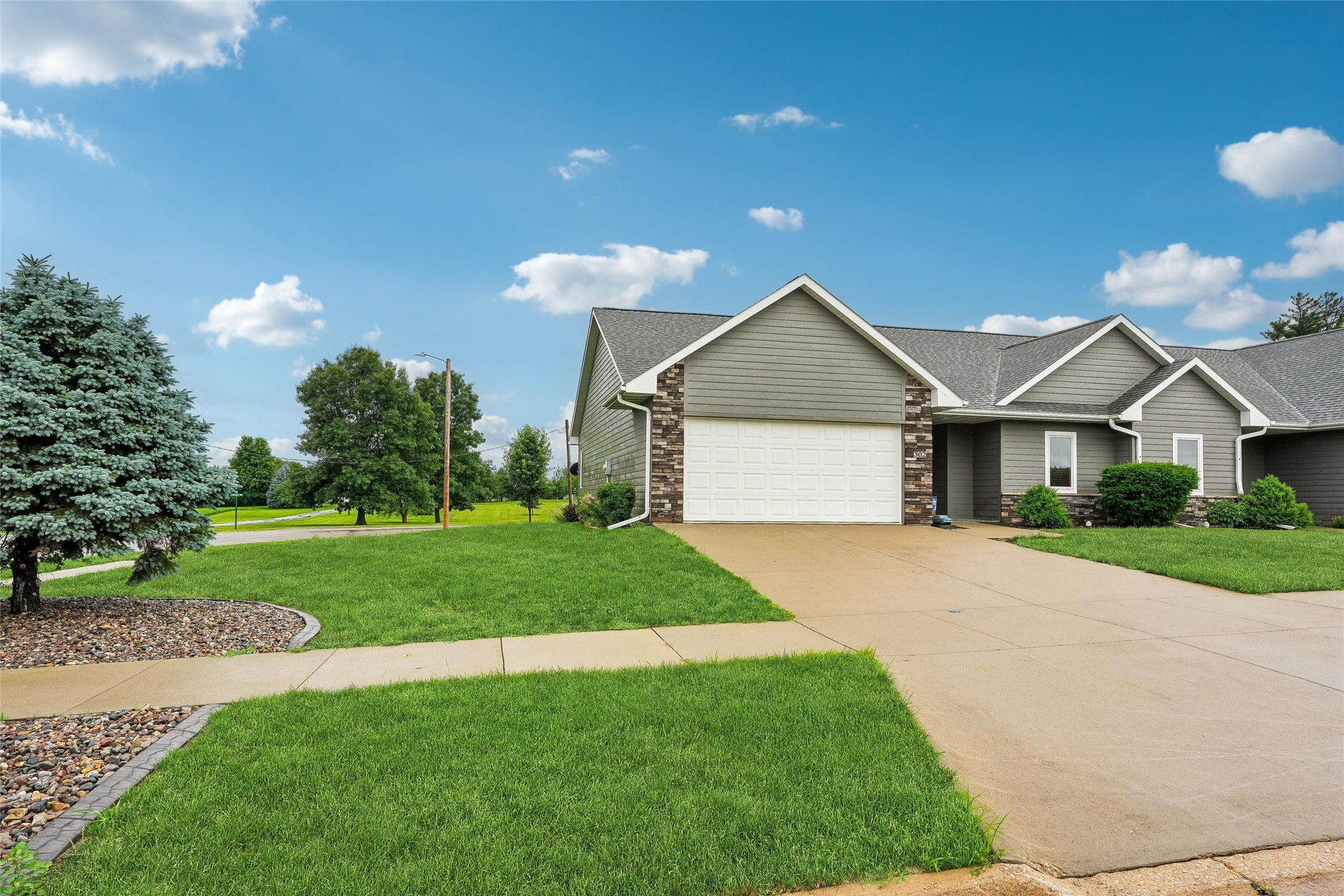 302 Coneflower Court Property Photo 3