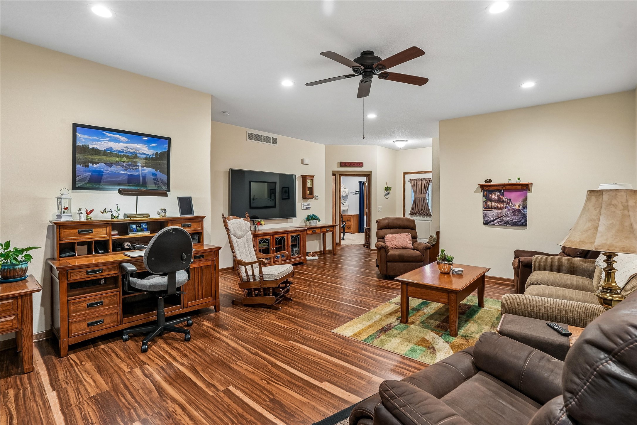 302 Coneflower Court Property Photo 5