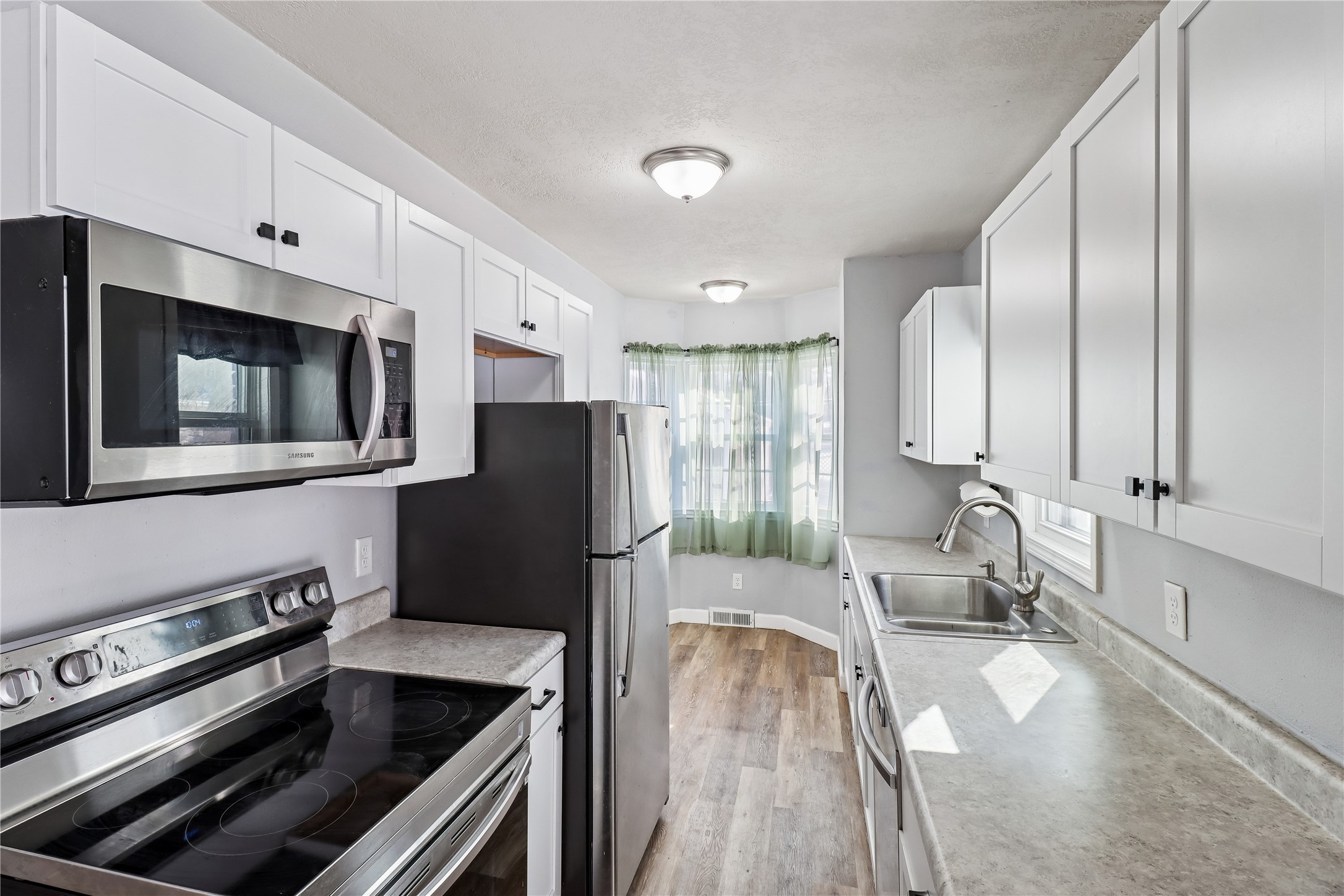 1404 Burlington Terrace Property Photo 6