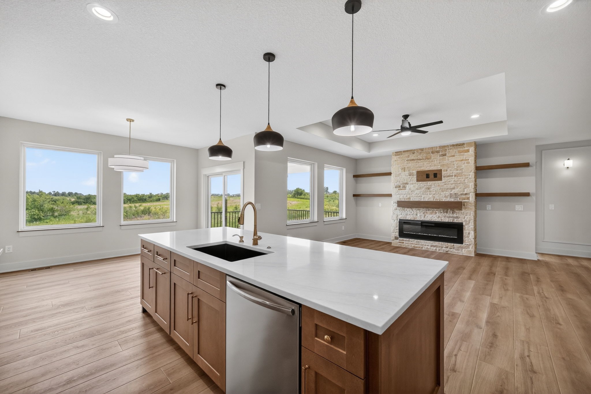 16408 N Valley Drive Property Photo 10