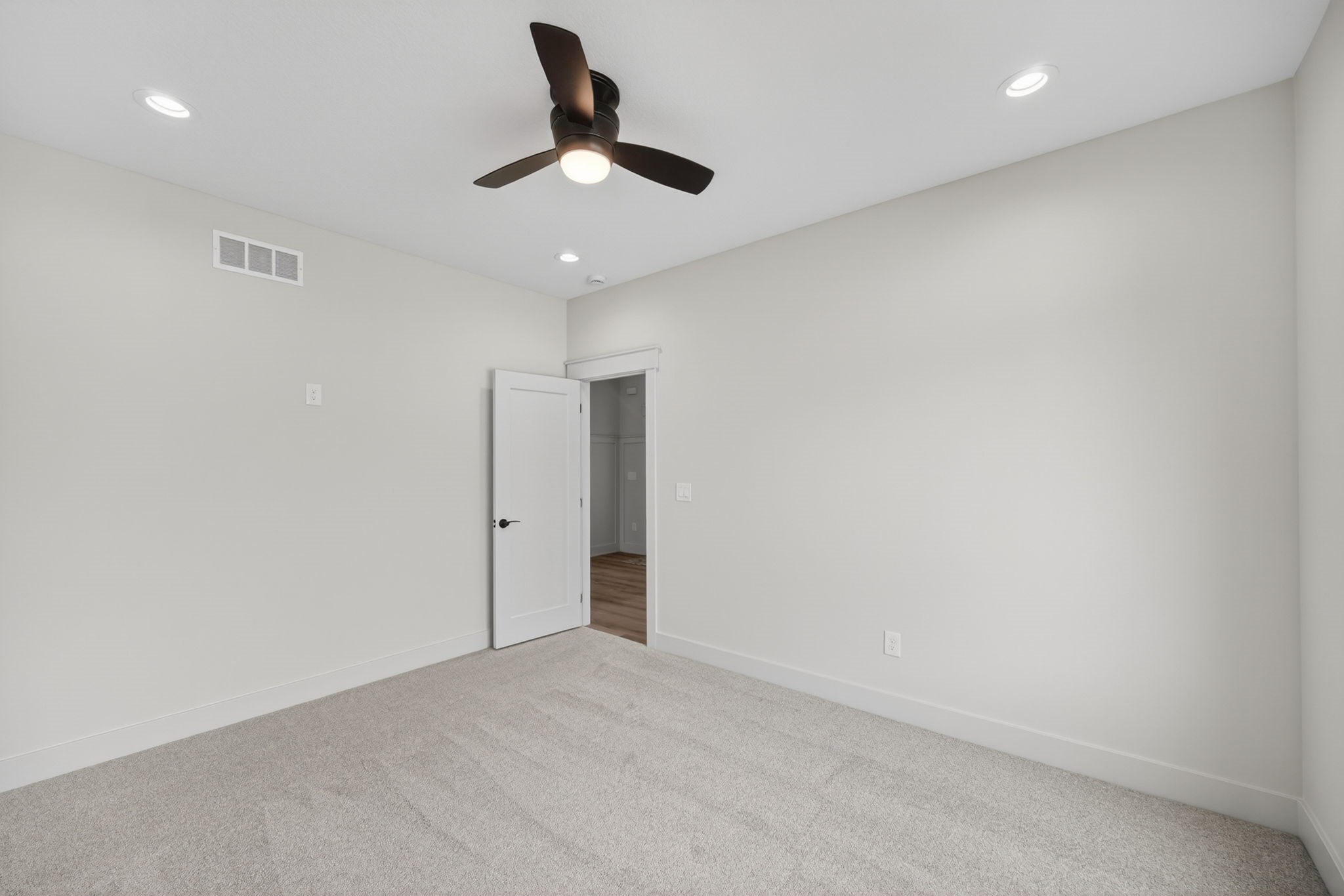 16408 N Valley Drive Property Photo 18