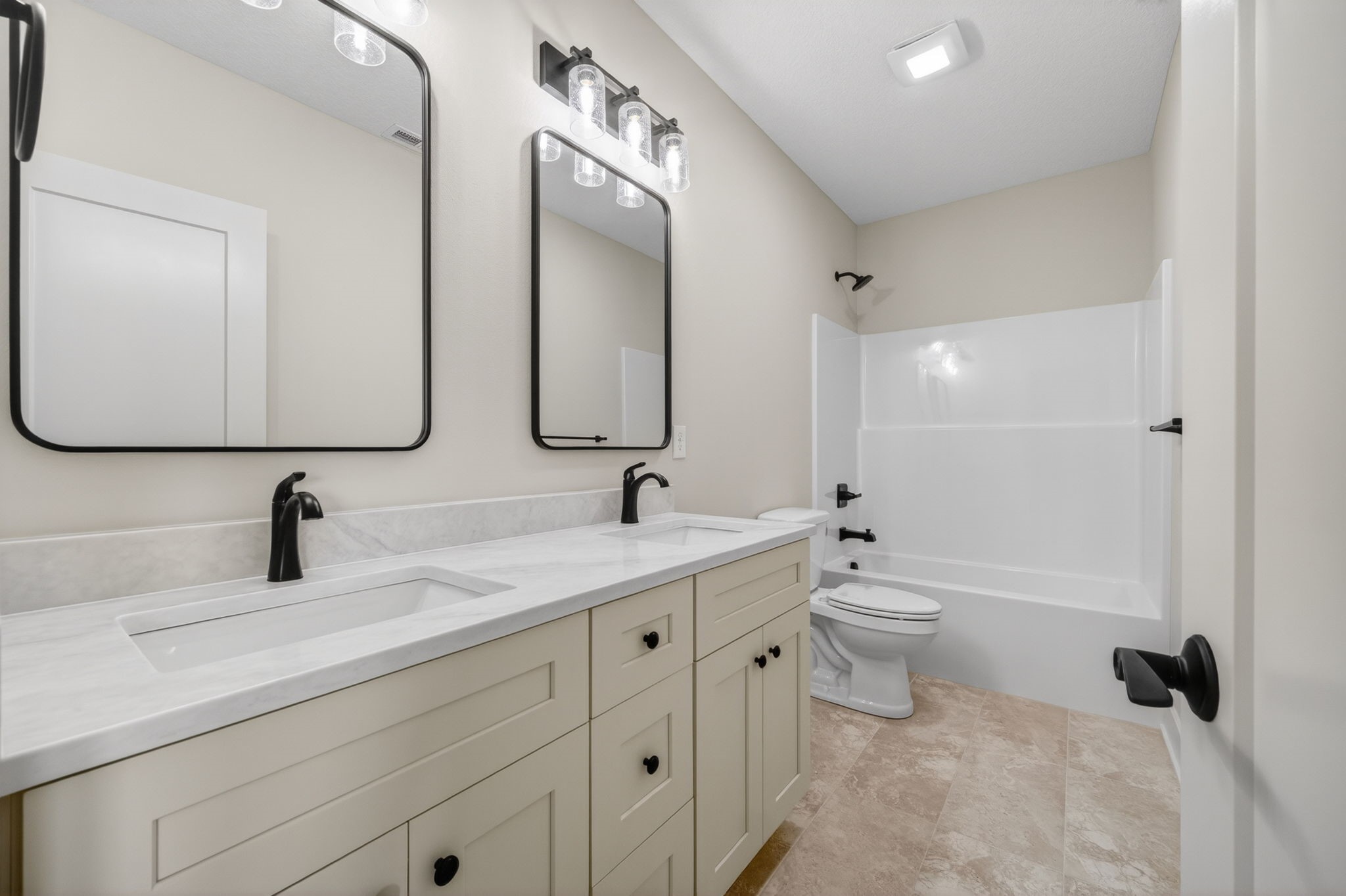 16408 N Valley Drive Property Photo 28