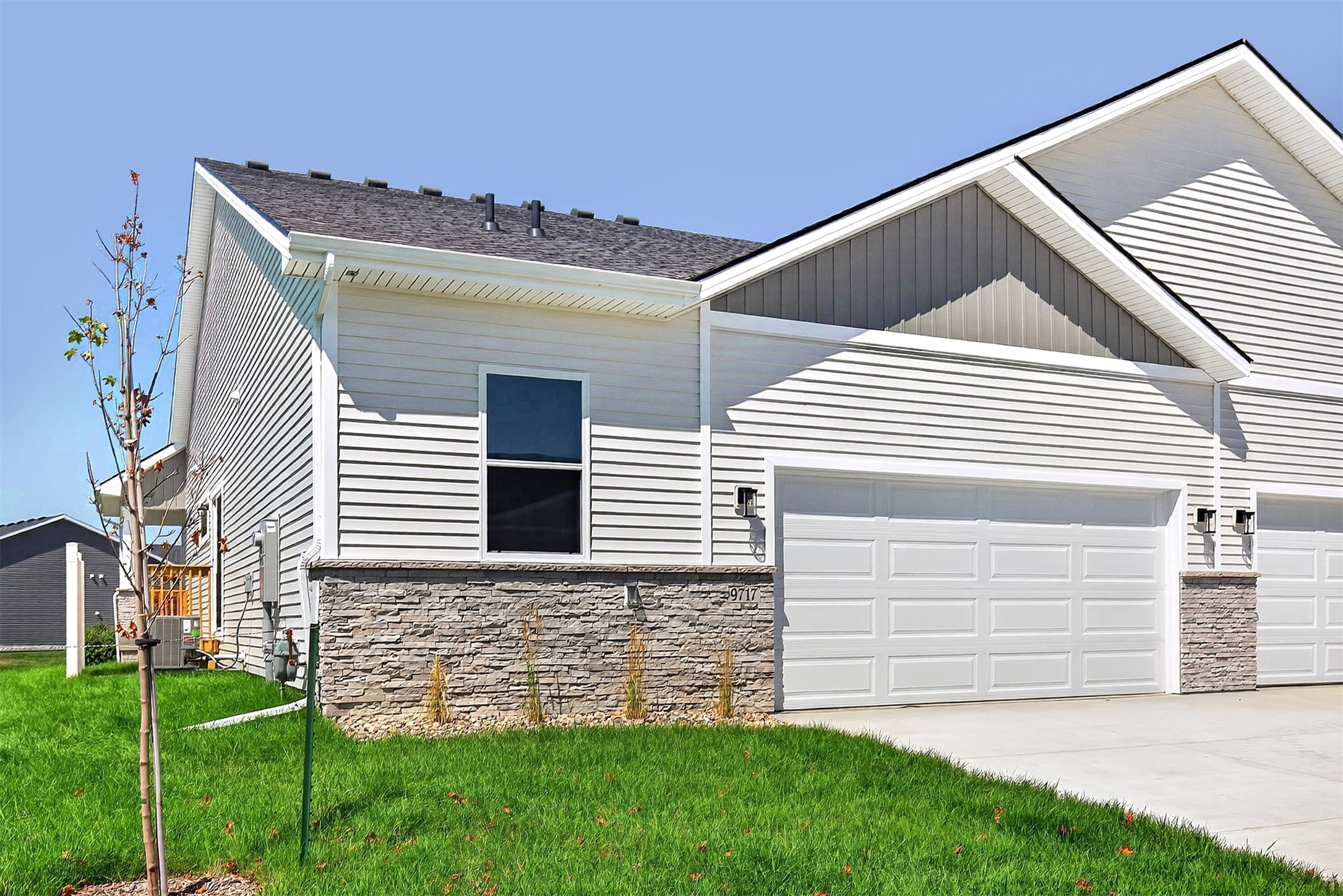 9717 Regatta Lane Property Photo 6