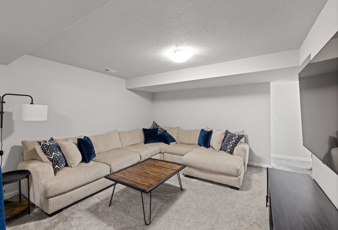 16660 Mill Pond Drive Property Photo 10