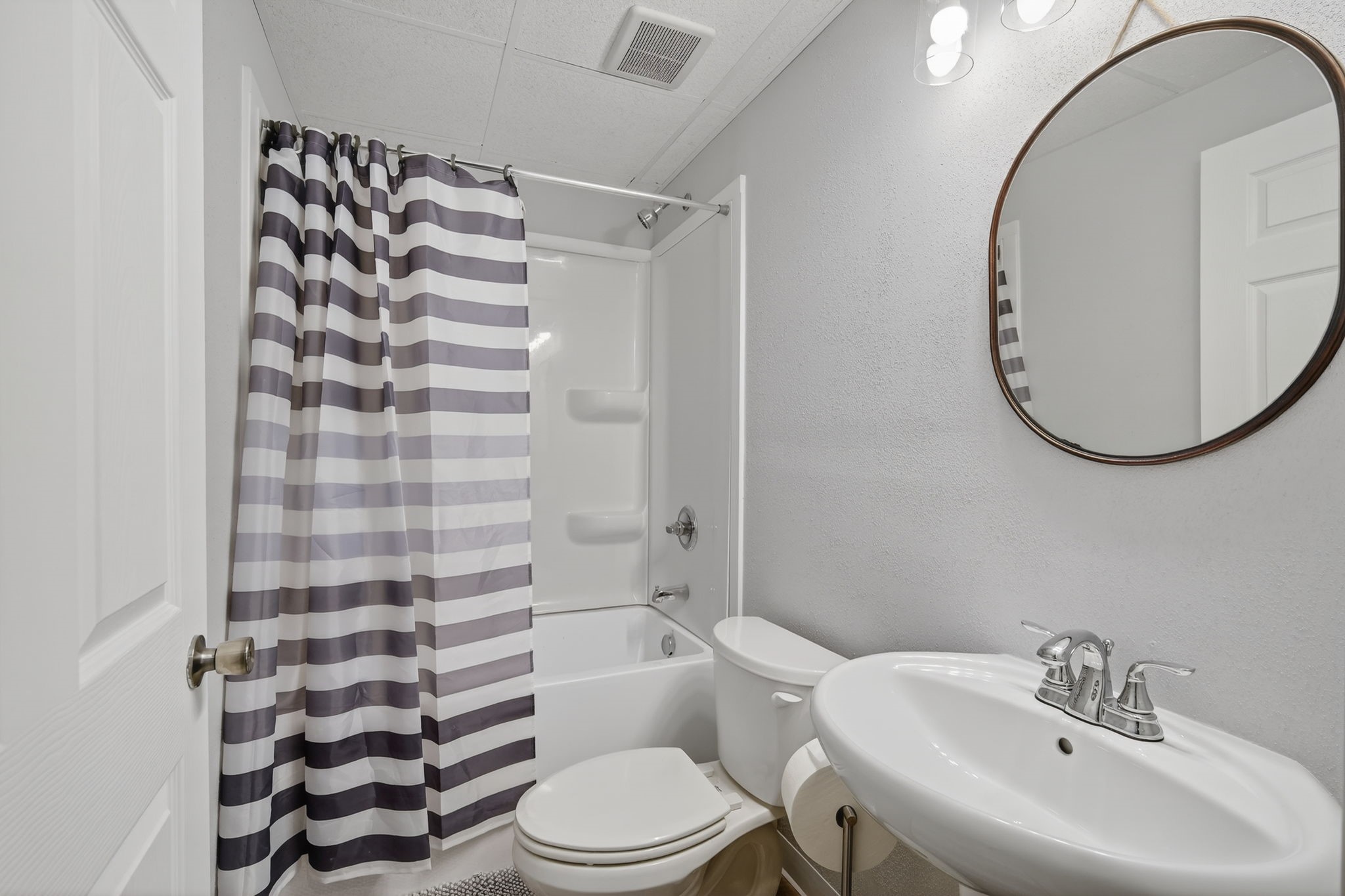 904 Cove Street Se Property Photo 23