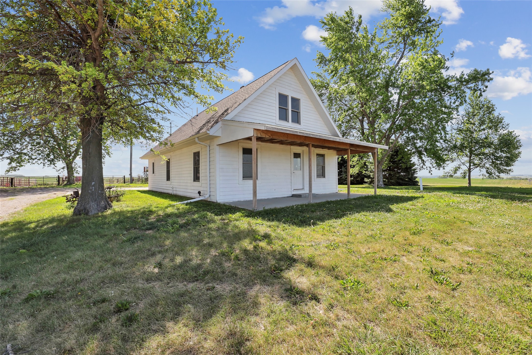 7404 Sioux Avenue Property Photo 3