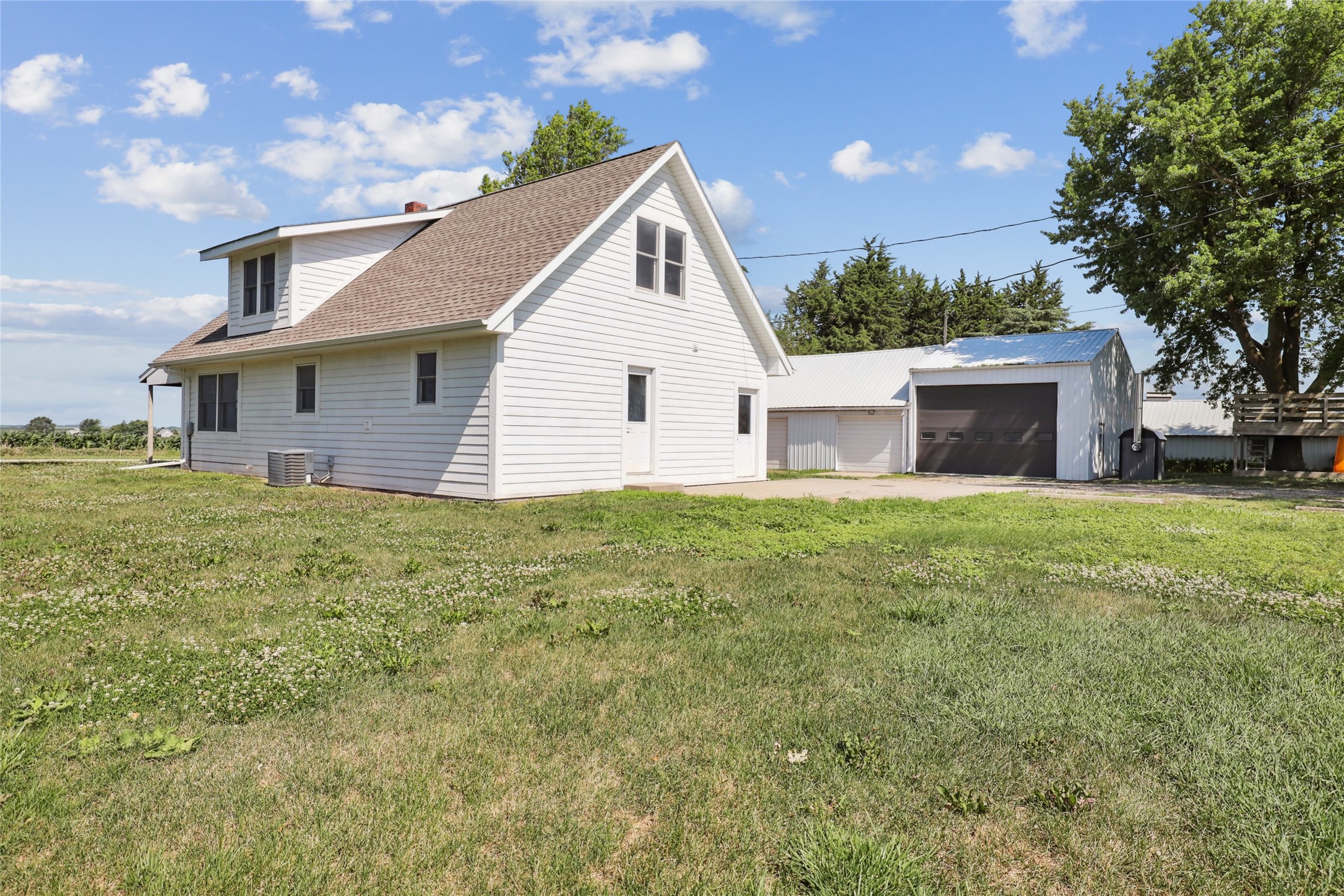 7404 Sioux Avenue Property Photo 4