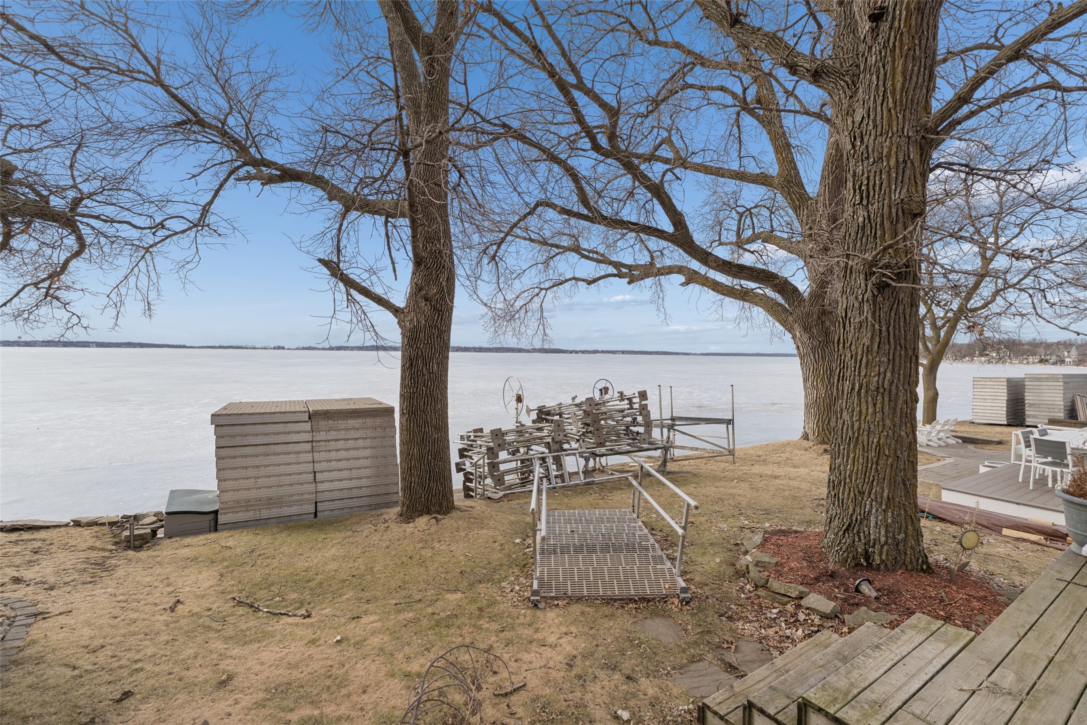 725 N Shore Drive Property Photo 23