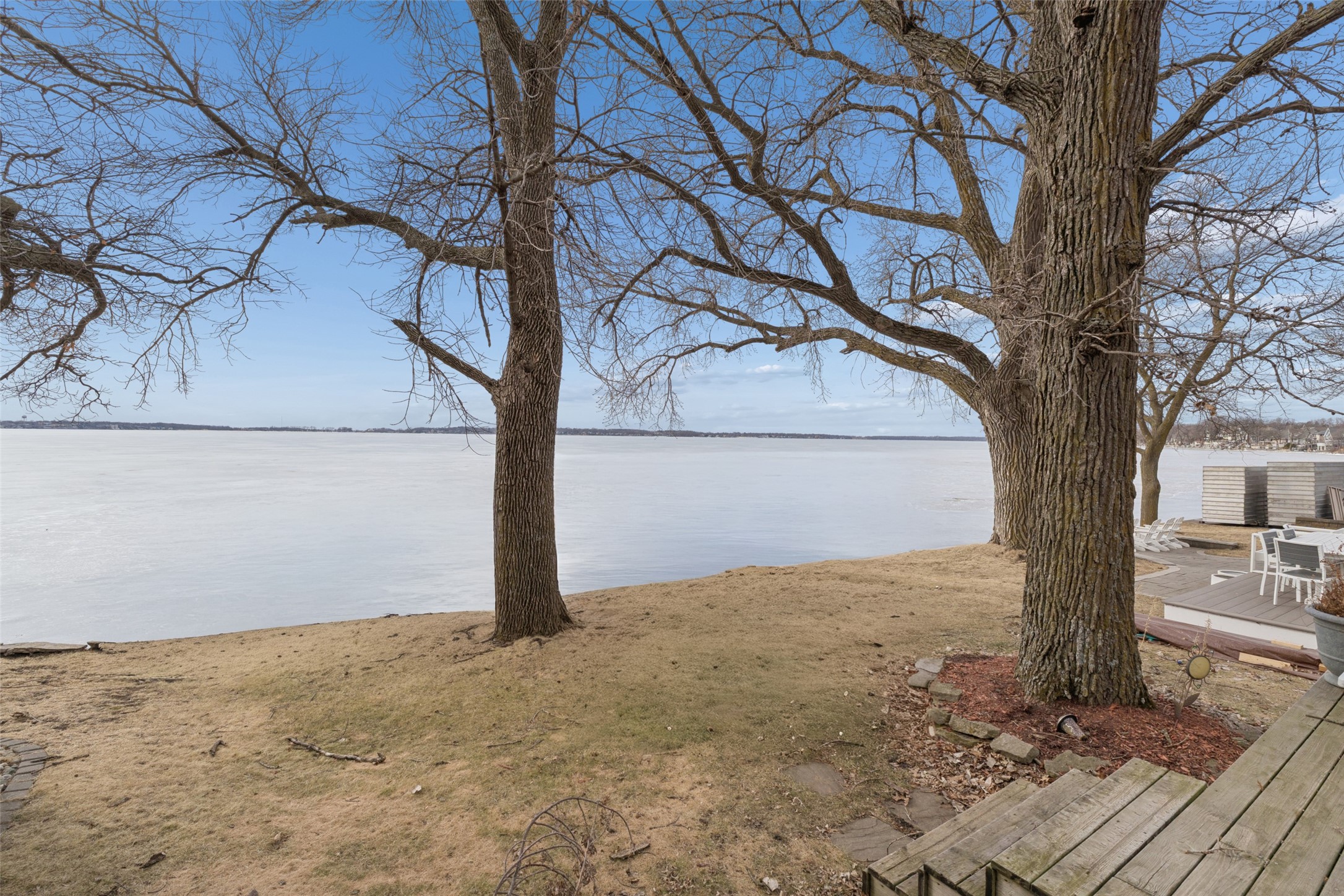 725 N Shore Drive Property Photo 25