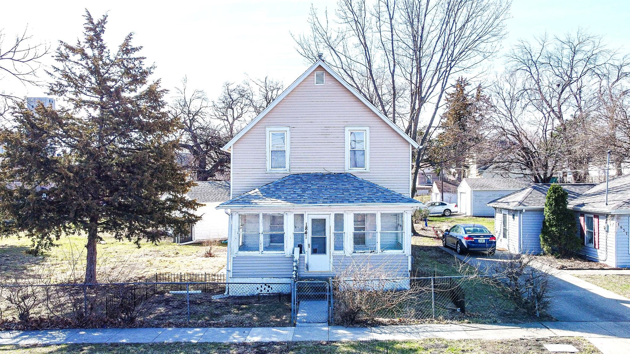 1841 Des Moines Street Property Photo 1