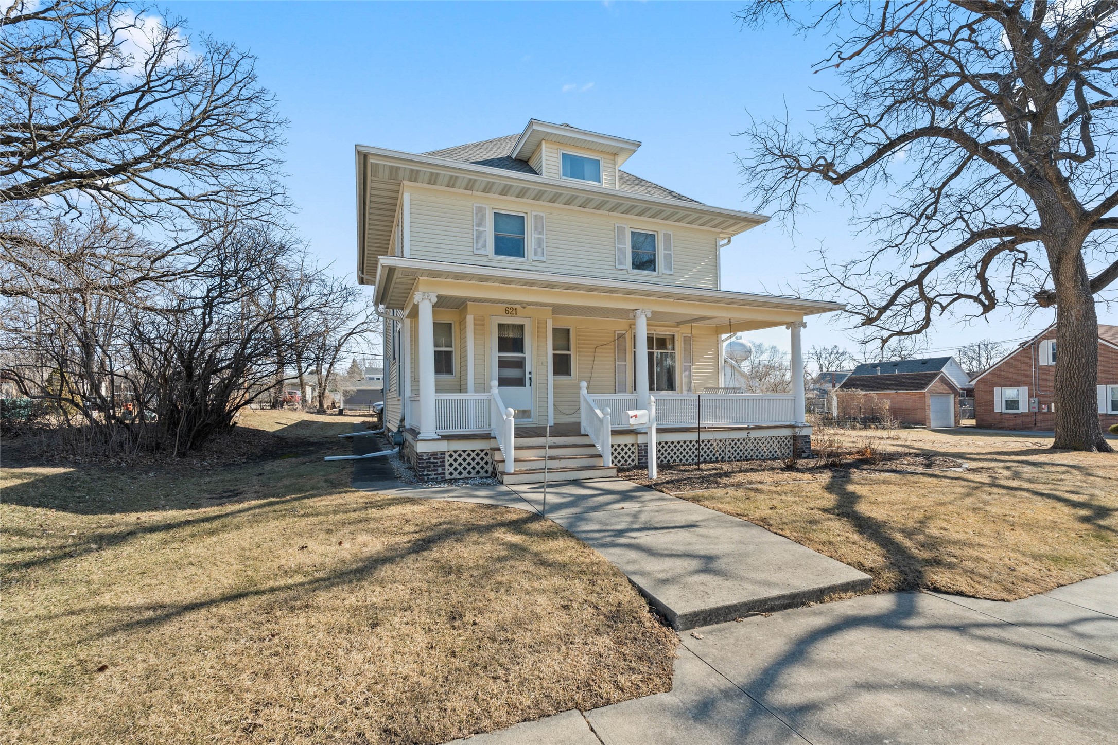 621 6th Street Property Photo 1