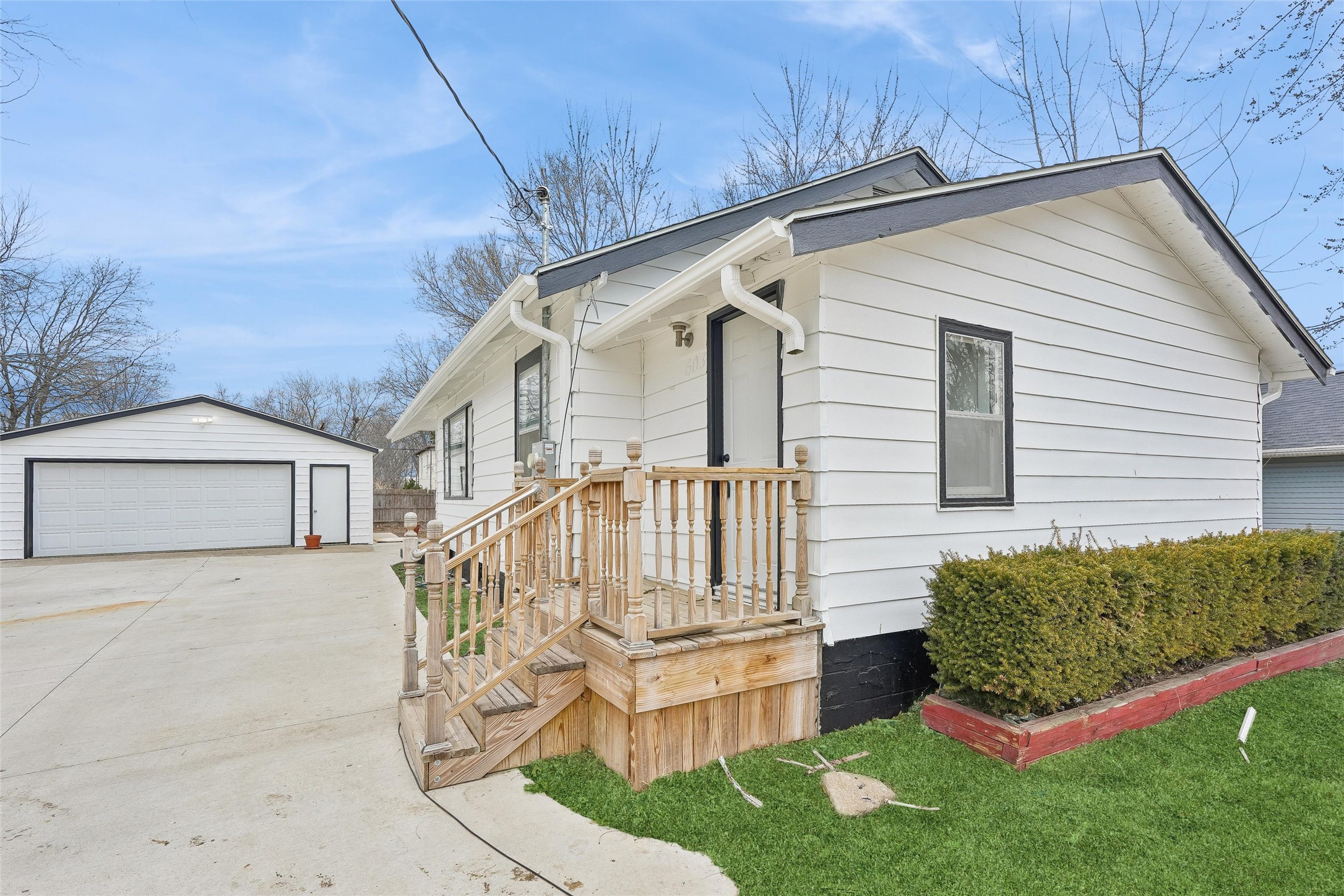 603 Lally Street Property Photo