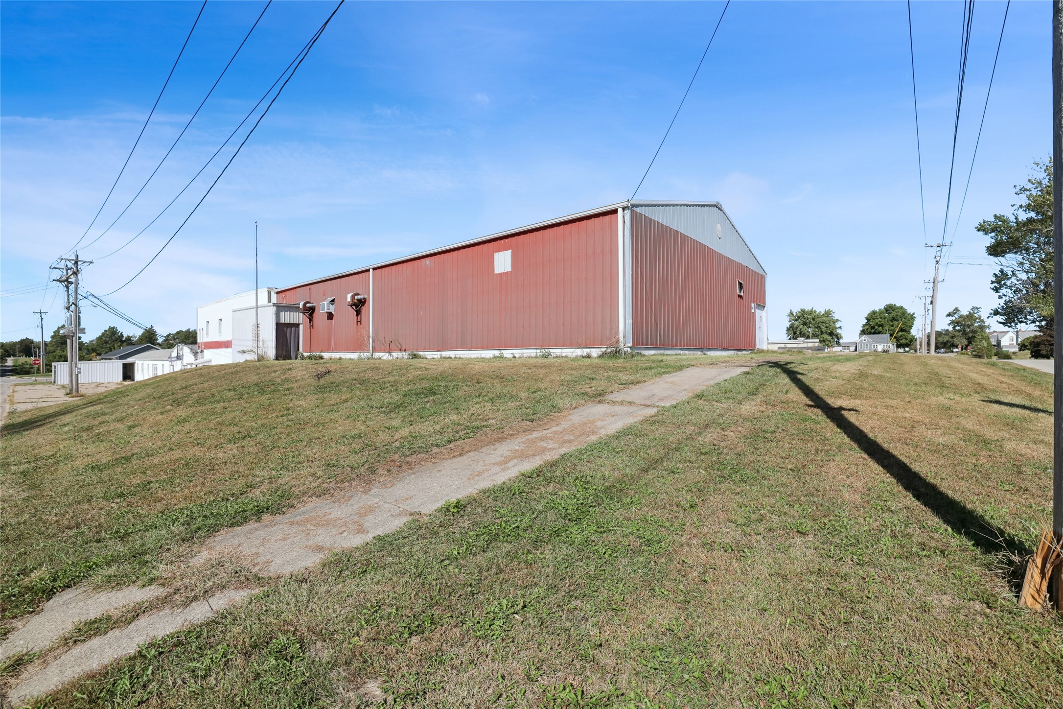 401 S Front Street Property Photo 2