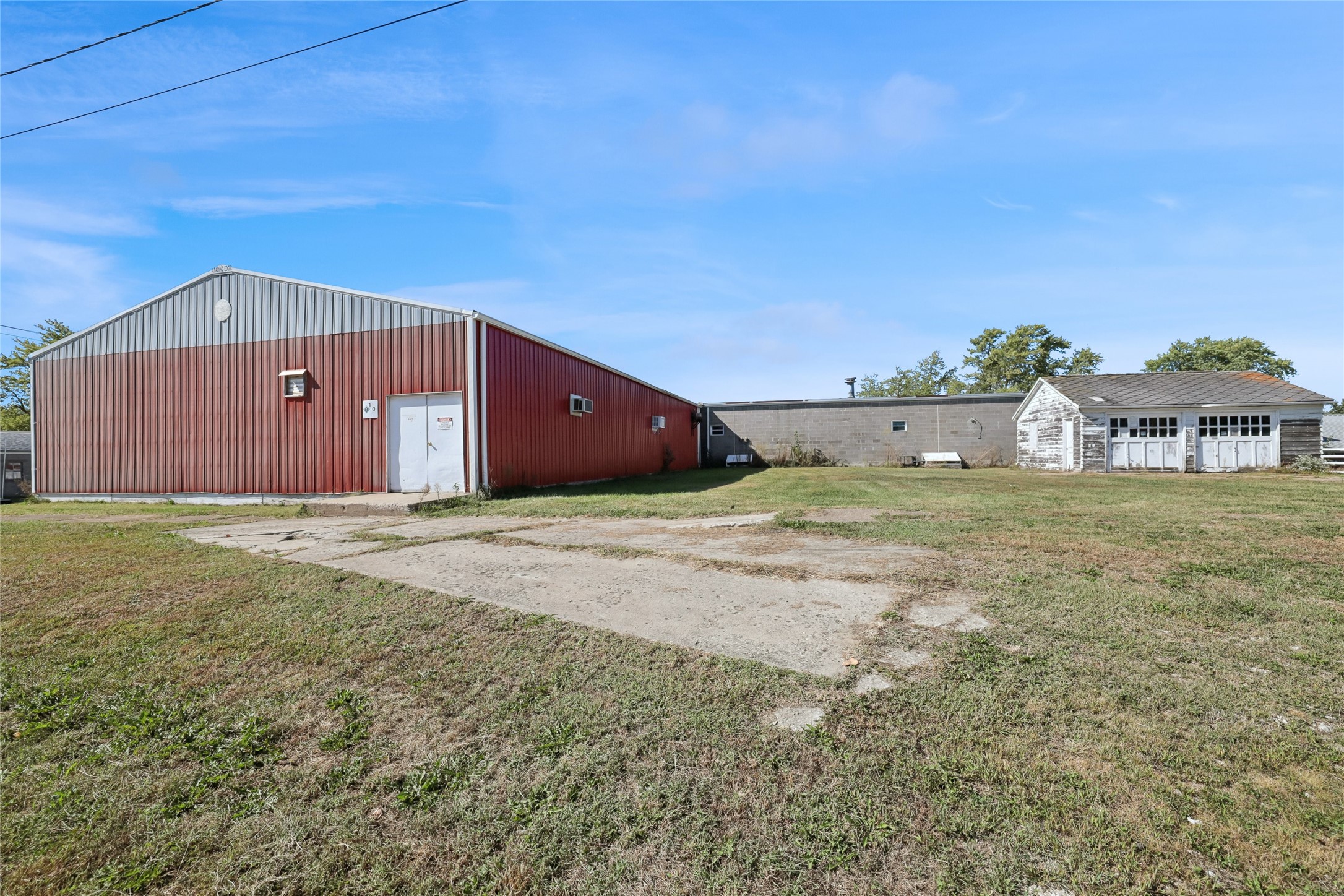 401 S Front Street Property Photo 3