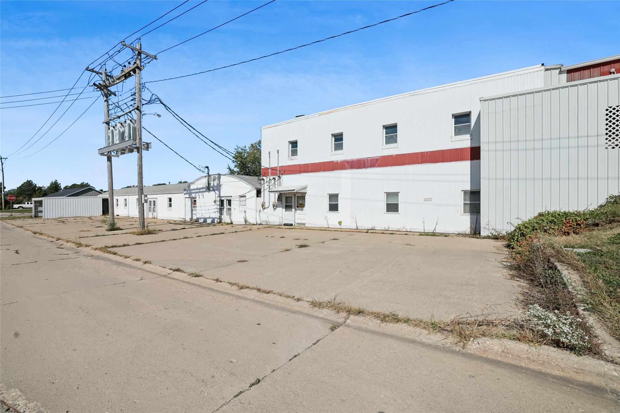 401 S Front Street Property Photo 4