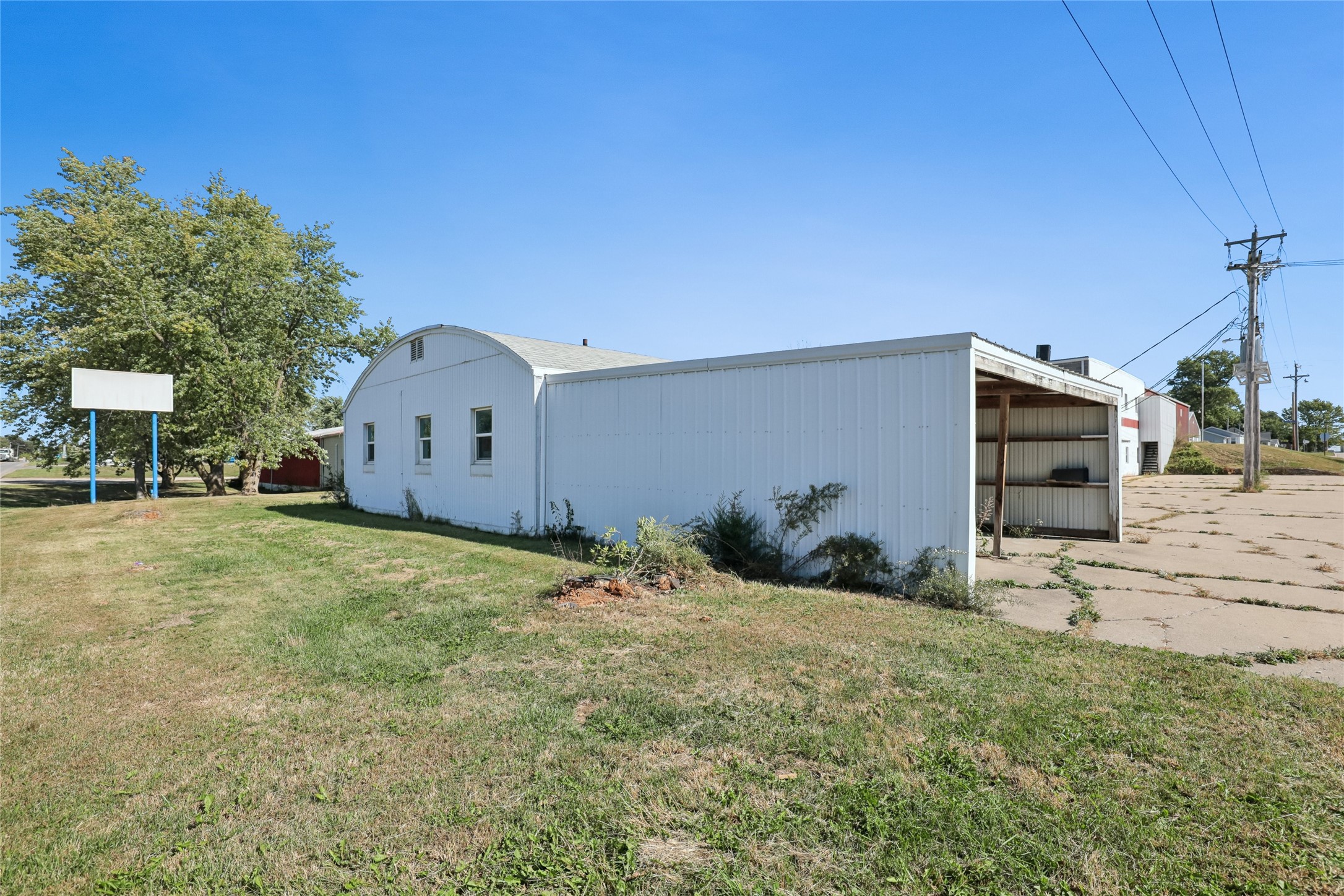 401 S Front Street Property Photo 7