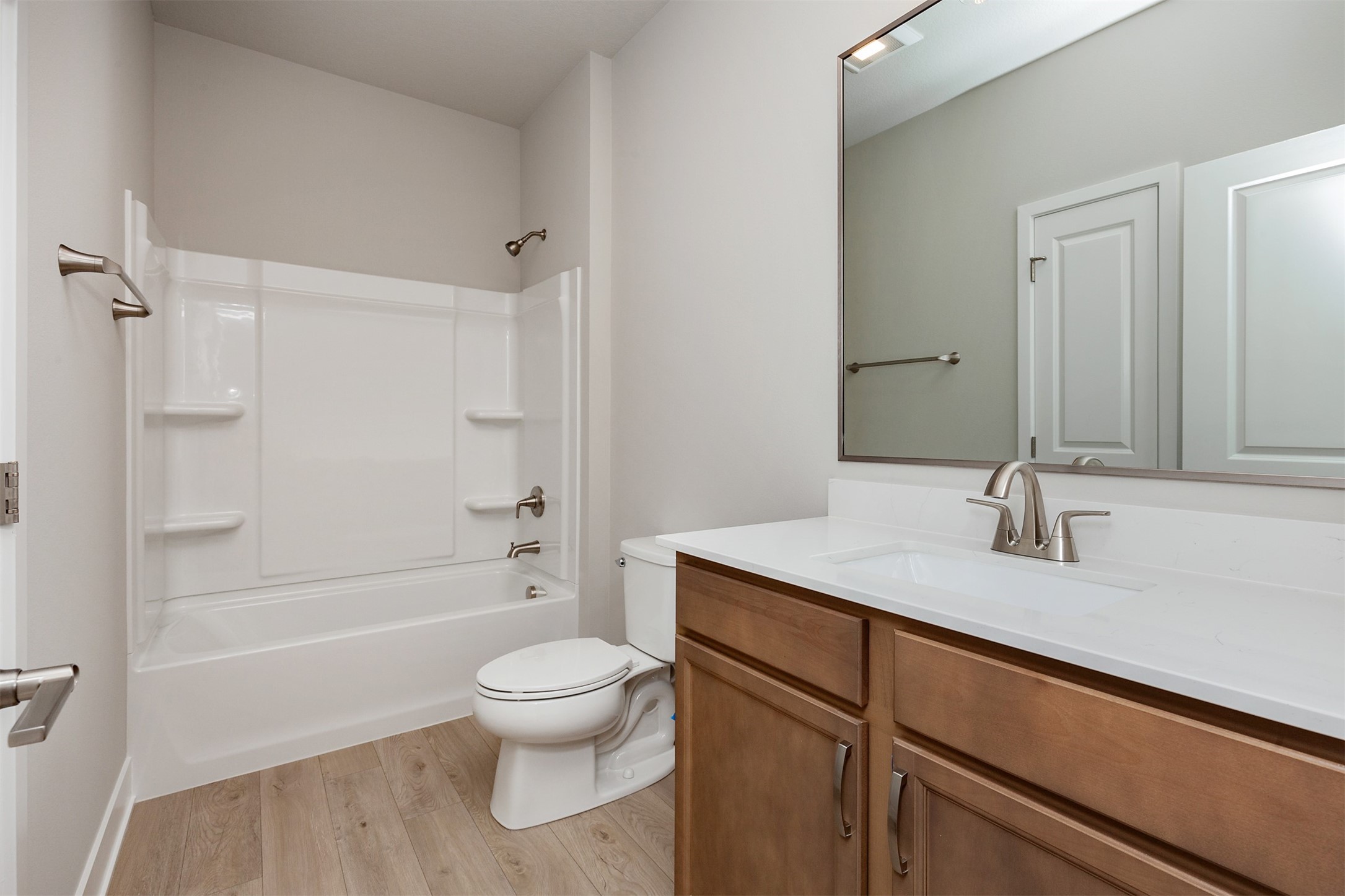 1560 Werthman Drive Property Photo 3