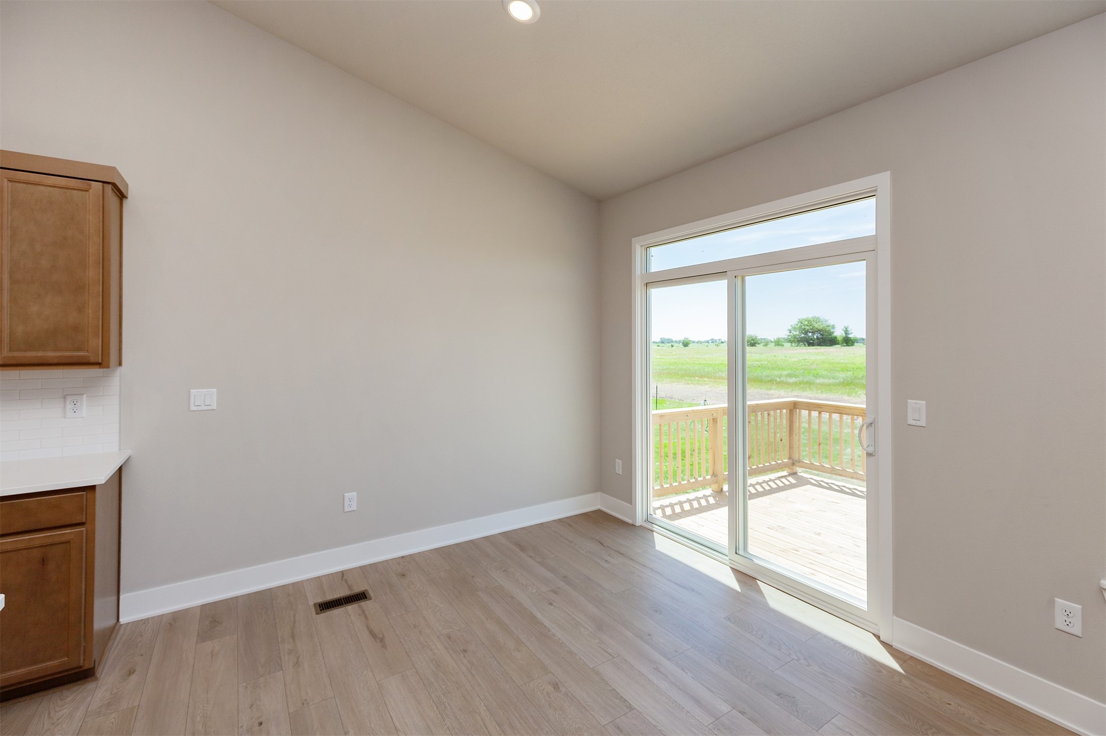 1560 Werthman Drive Property Photo 19