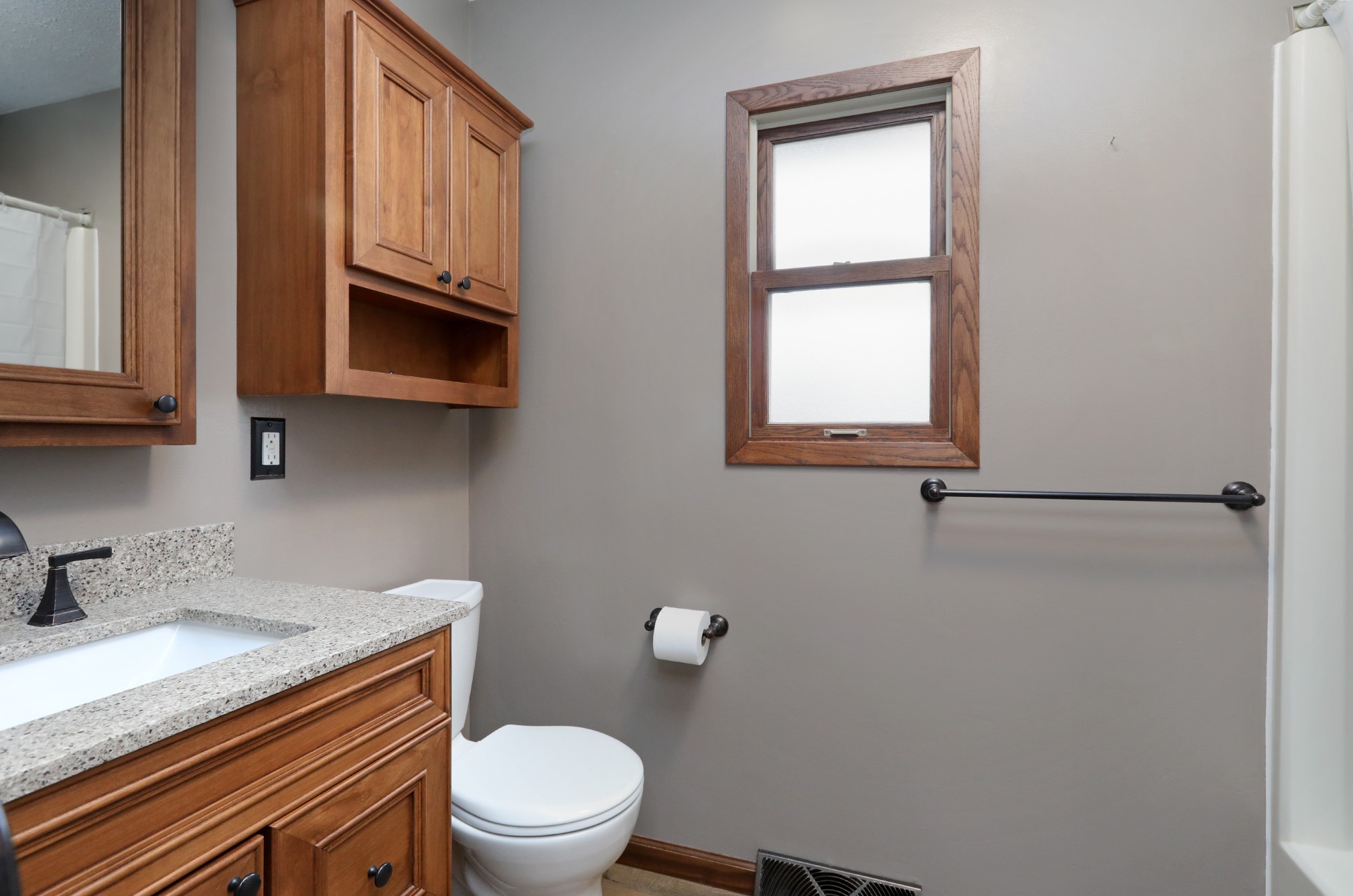 508 Lincoln Street Property Photo 6
