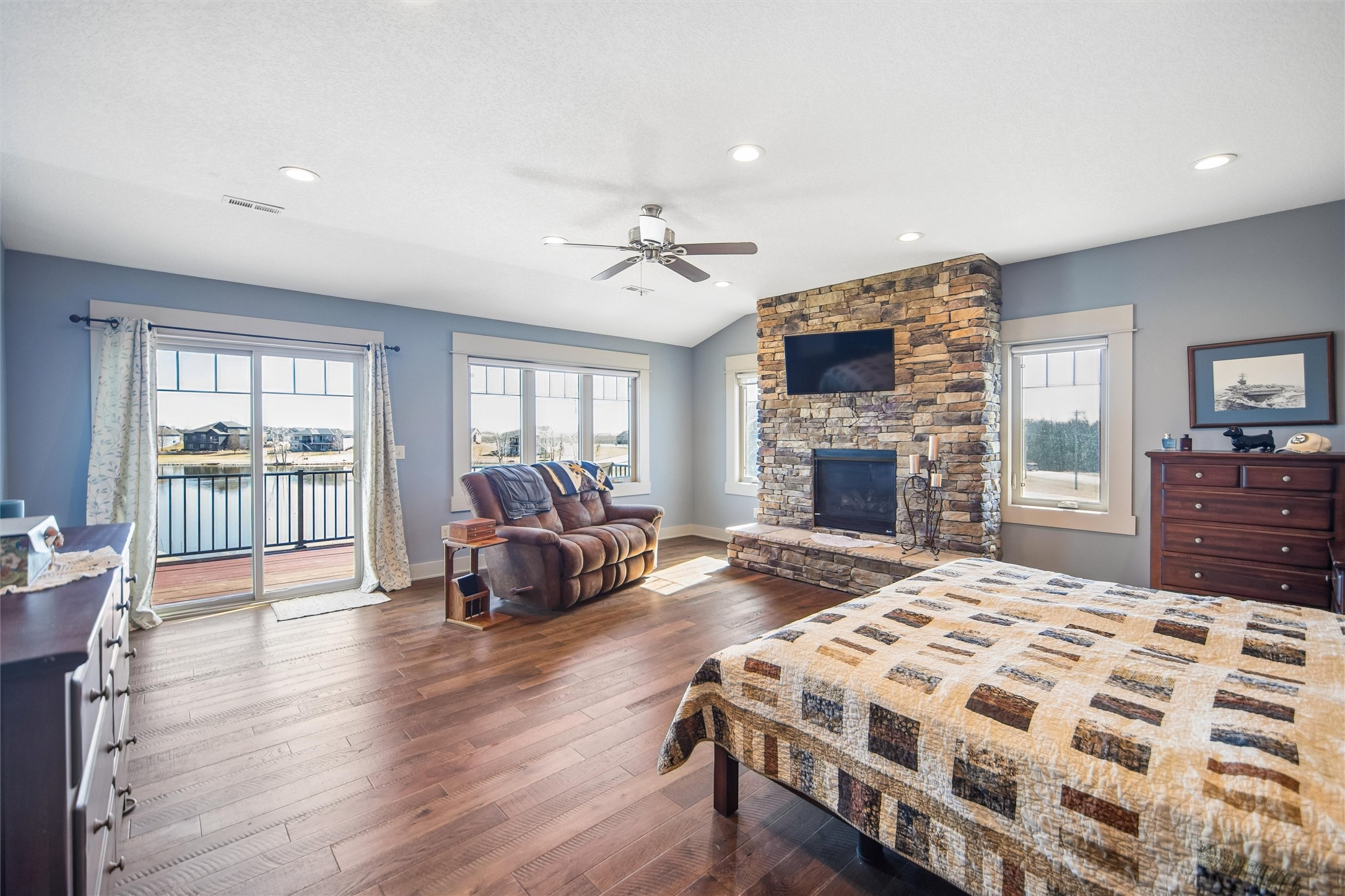 110 Lake Shore Drive Property Photo 16