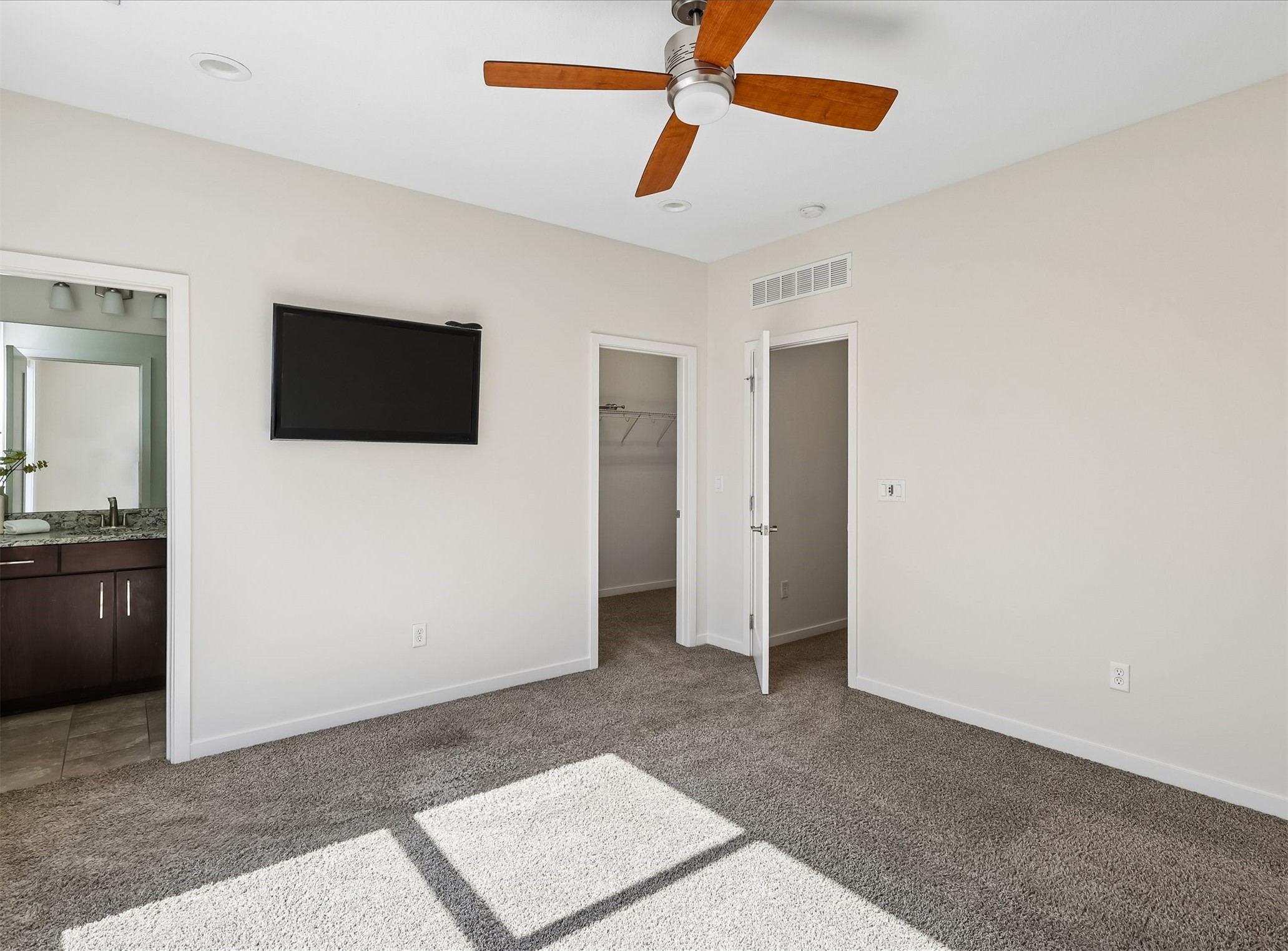 1633 Grand Avenue Property Photo 15