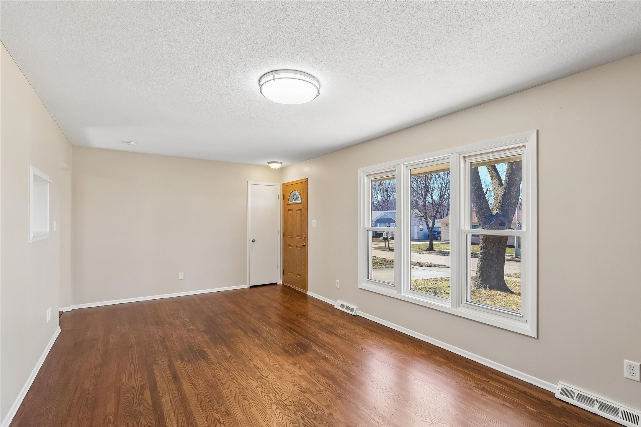 5401 Se 6th Street Property Photo 2